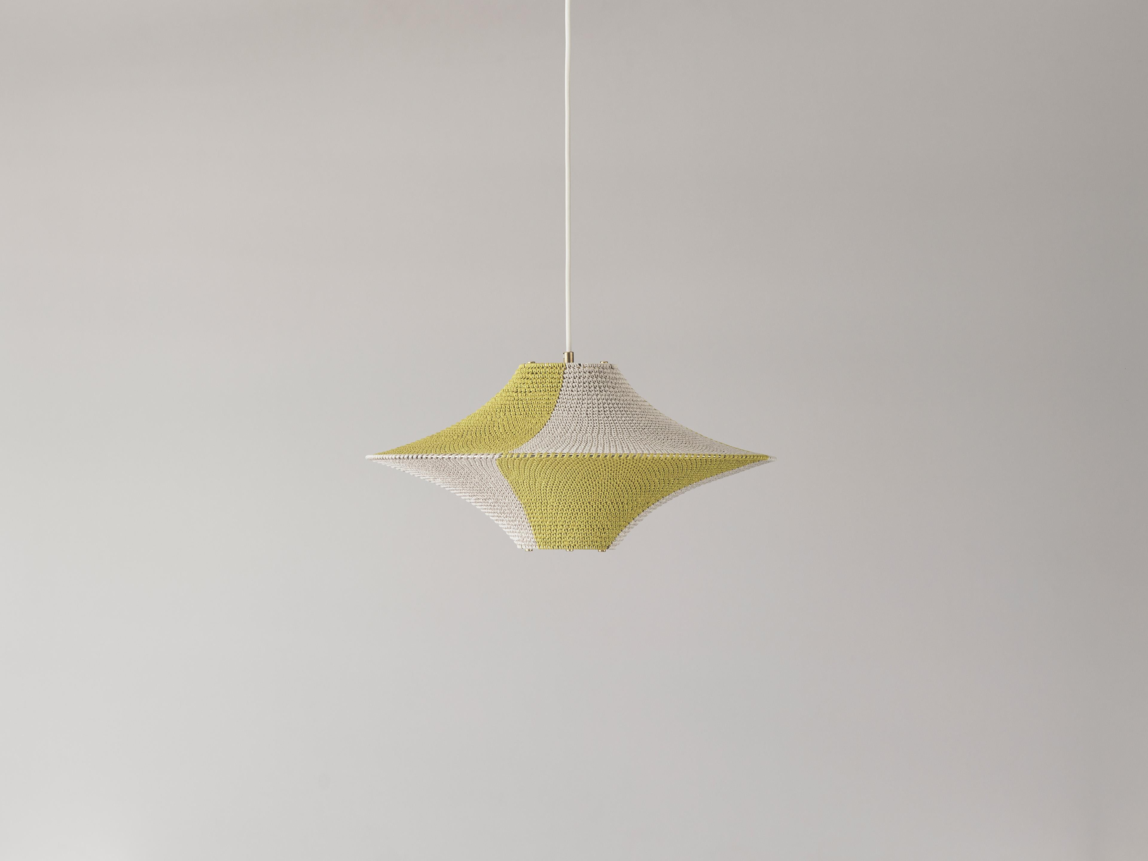 Solitaire is our acrobat, artfully pairing balance with symmetry, evolving from a single Solitaire 01 to triple tiered Solitaire 03. Each variation creates a stunning focal point for an entrance hall or stairwell of any size or as a cascading group