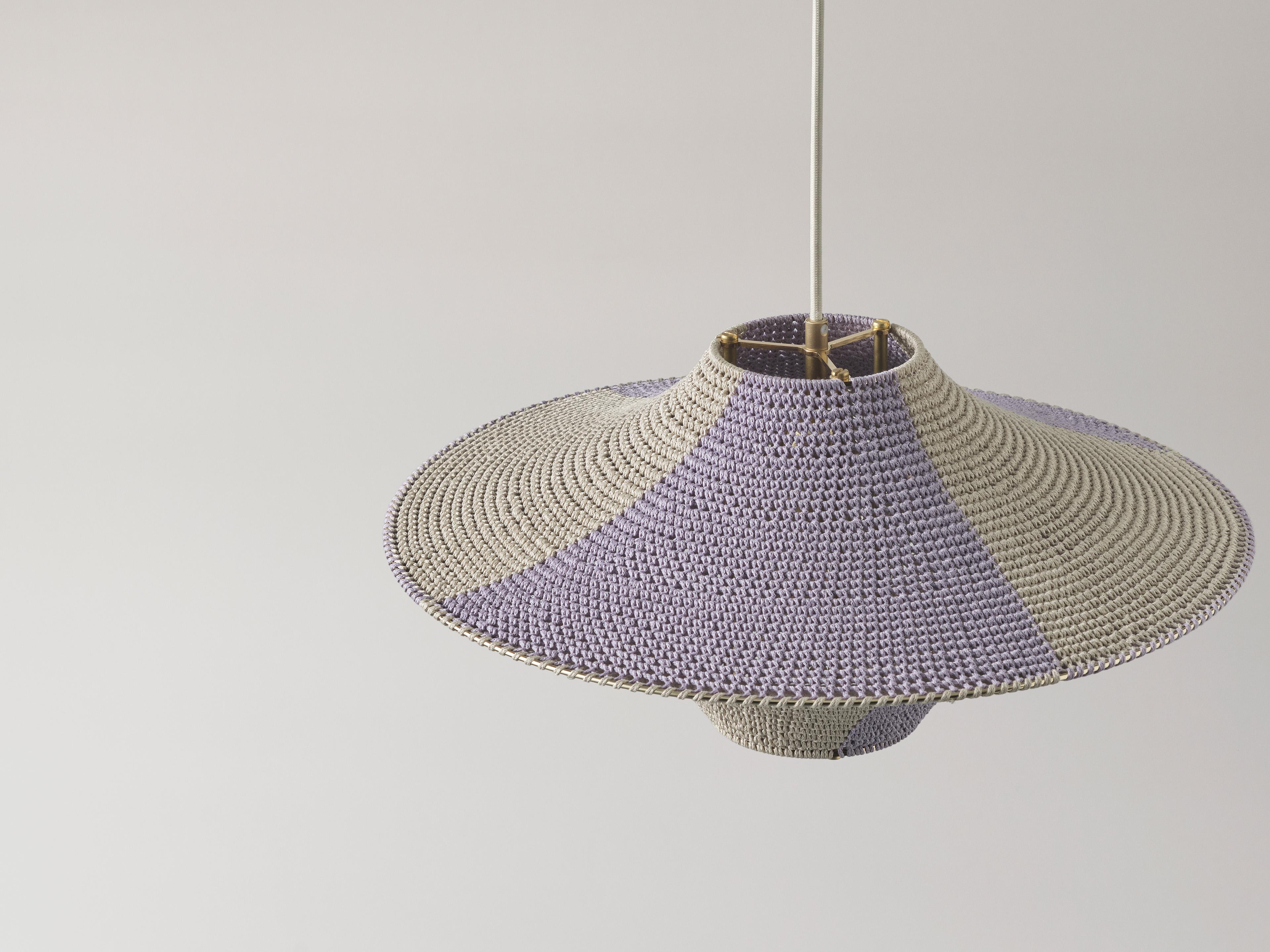 Scandinavo moderno Ciondolo Solitaire 01 Arlecchino realizzato a mano, Ø50cm/19,7in in vendita