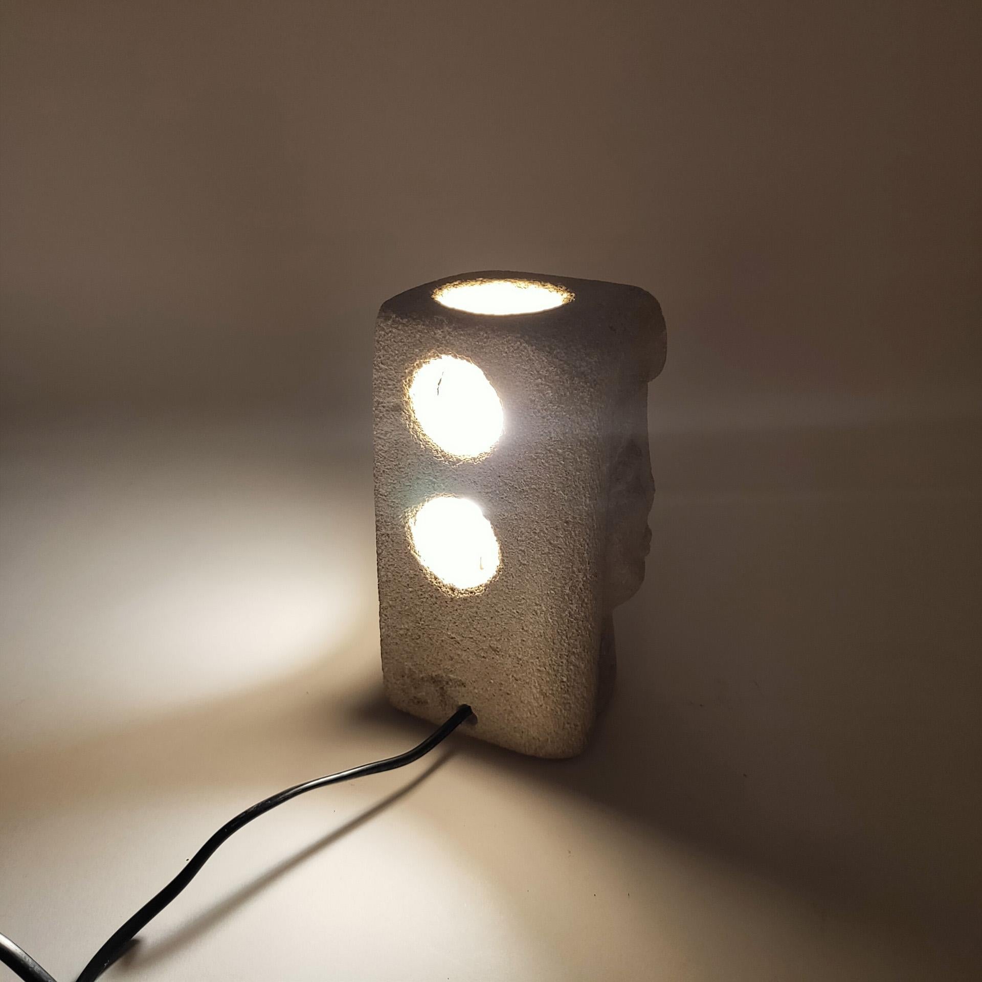 Hand-crafted stone table lamp by the sculptor Albert Tormos, France, 1970s Piedra en venta
