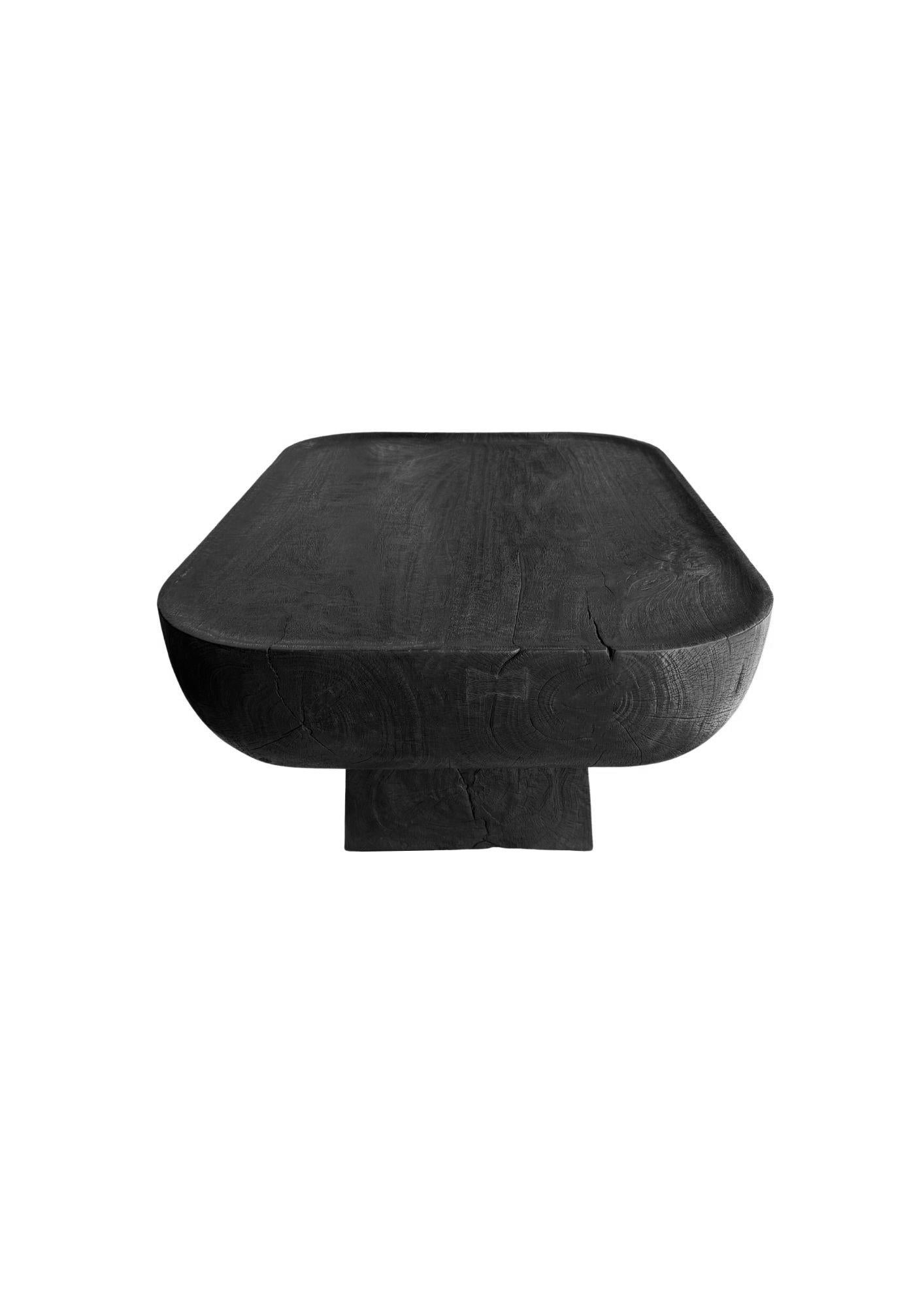 Hand-Crafted Suar Wood Table Burnt Finish, Modern Organic Neuf - En vente à Jimbaran, Bali