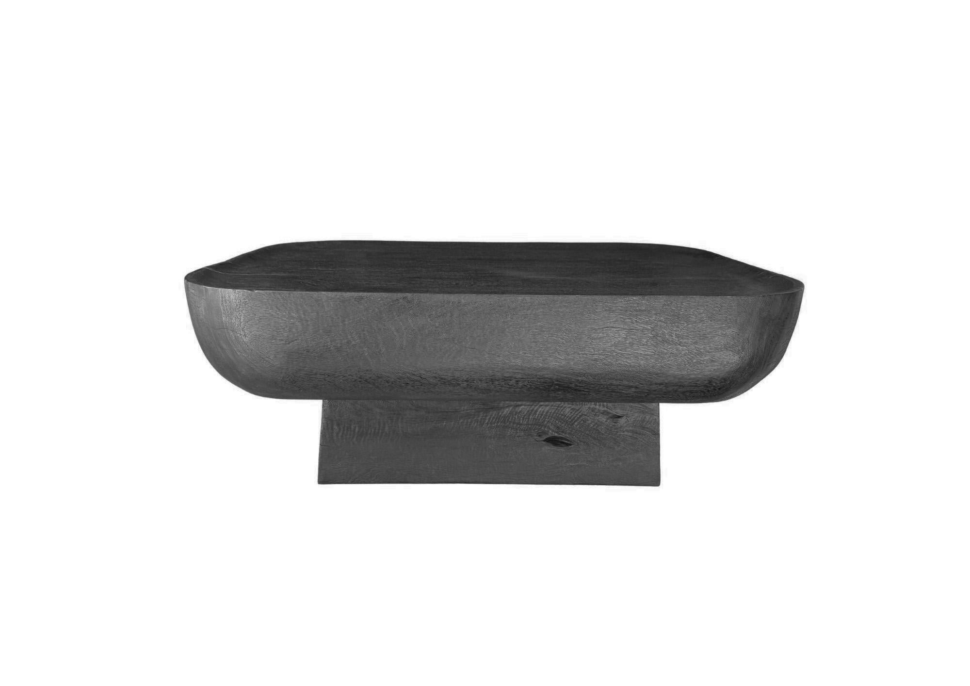 Bois Hand-Crafted Suar Wood Table Burnt Finish, Modern Organic en vente