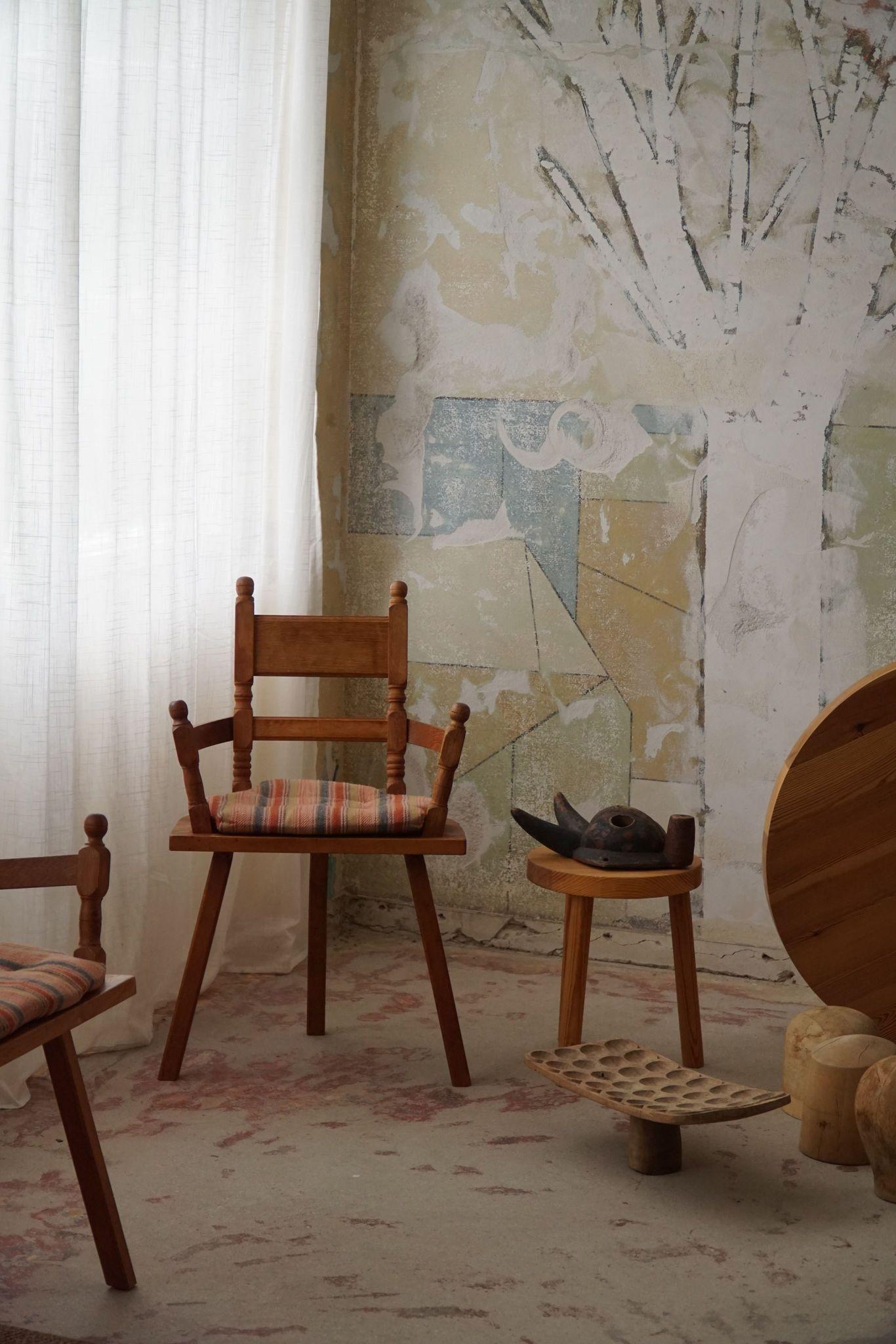 20ième siècle Fauteuils tripodes en chêne faits main par un ébéniste danois, art populaire, années 1930 en vente