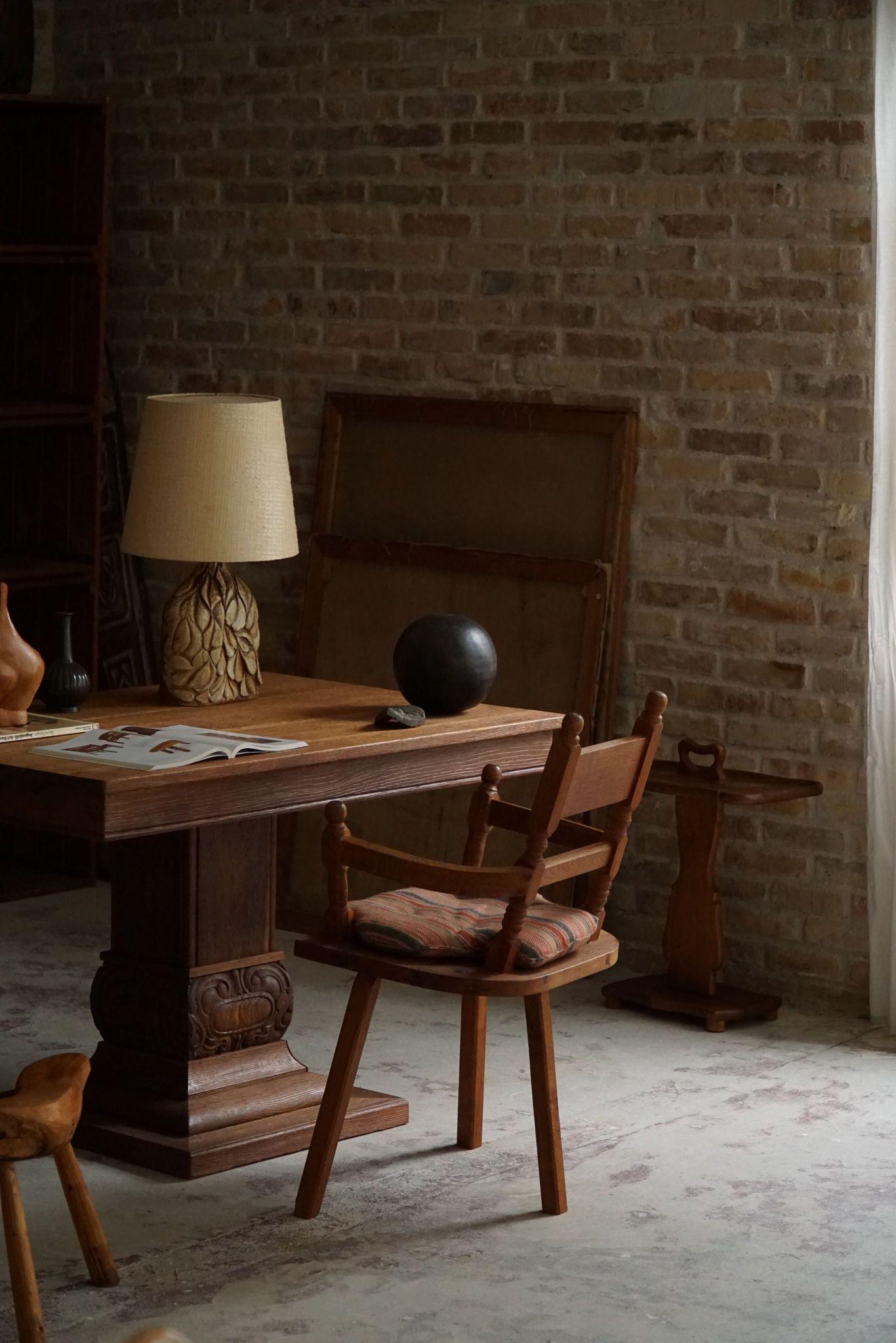 Fauteuils tripodes en chêne faits main par un ébéniste danois, art populaire, années 1930 en vente 1