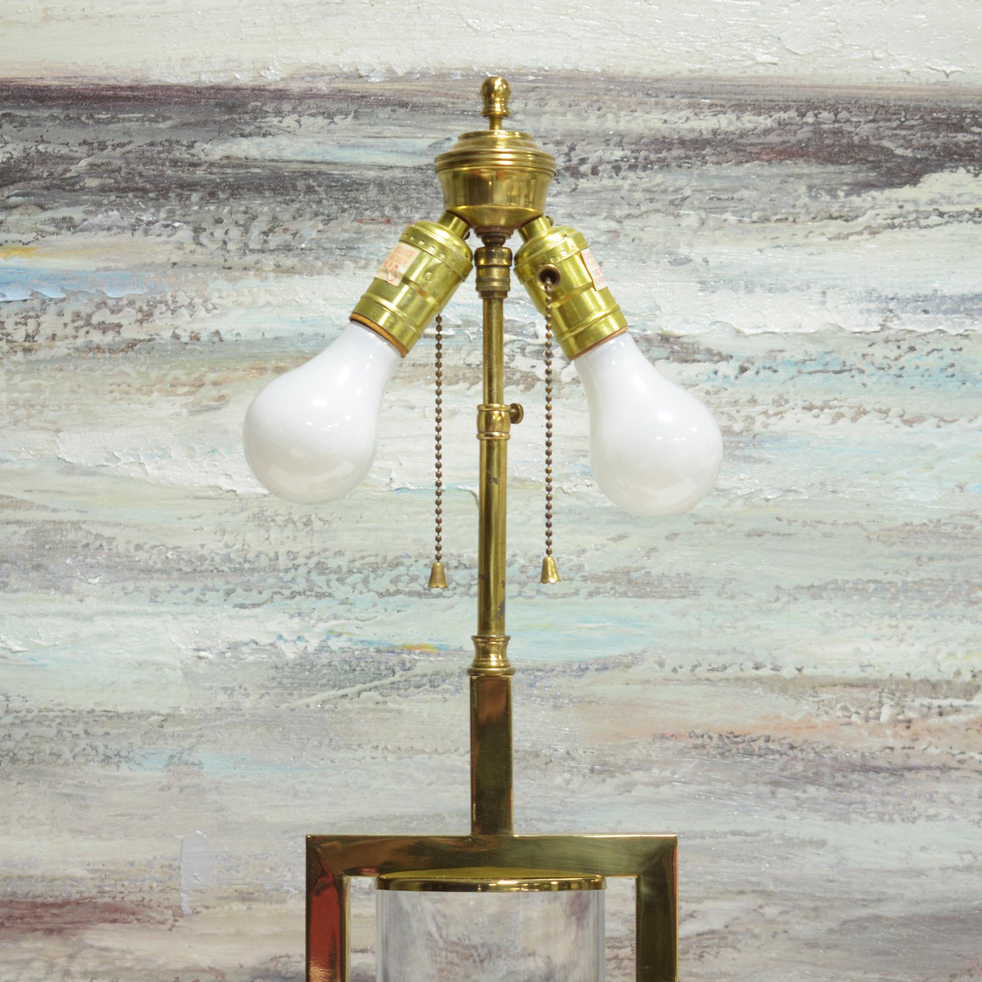 Metal Mid-Century Modern Brass & Lucite Table Lamp: Vintage Elegance Revived For Sale