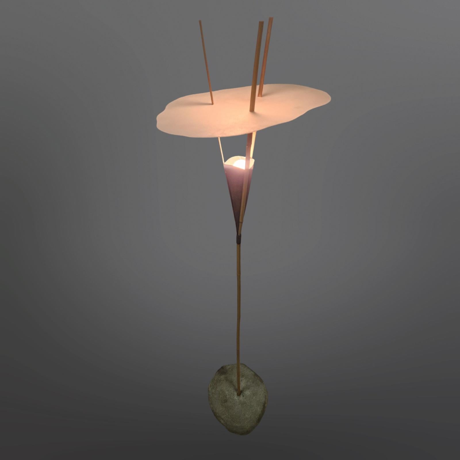 Olandese Lampada da terra in bambù wabi sabi realizzata a mano, anni '70 in vendita