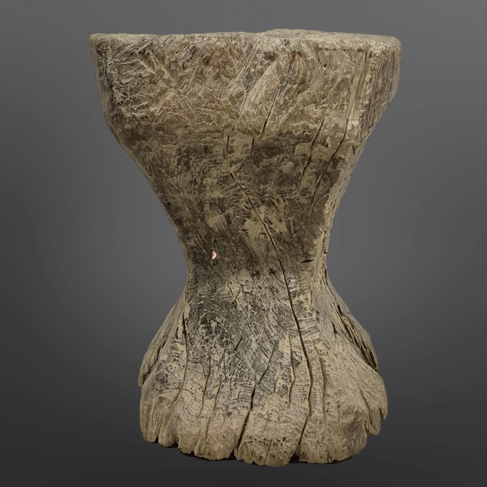Handgefertigter wabi sabi mortar Beistelltisch aus Afrika im Angebot 3