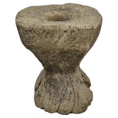 Handgefertigter wabi sabi mortar Beistelltisch aus Afrika