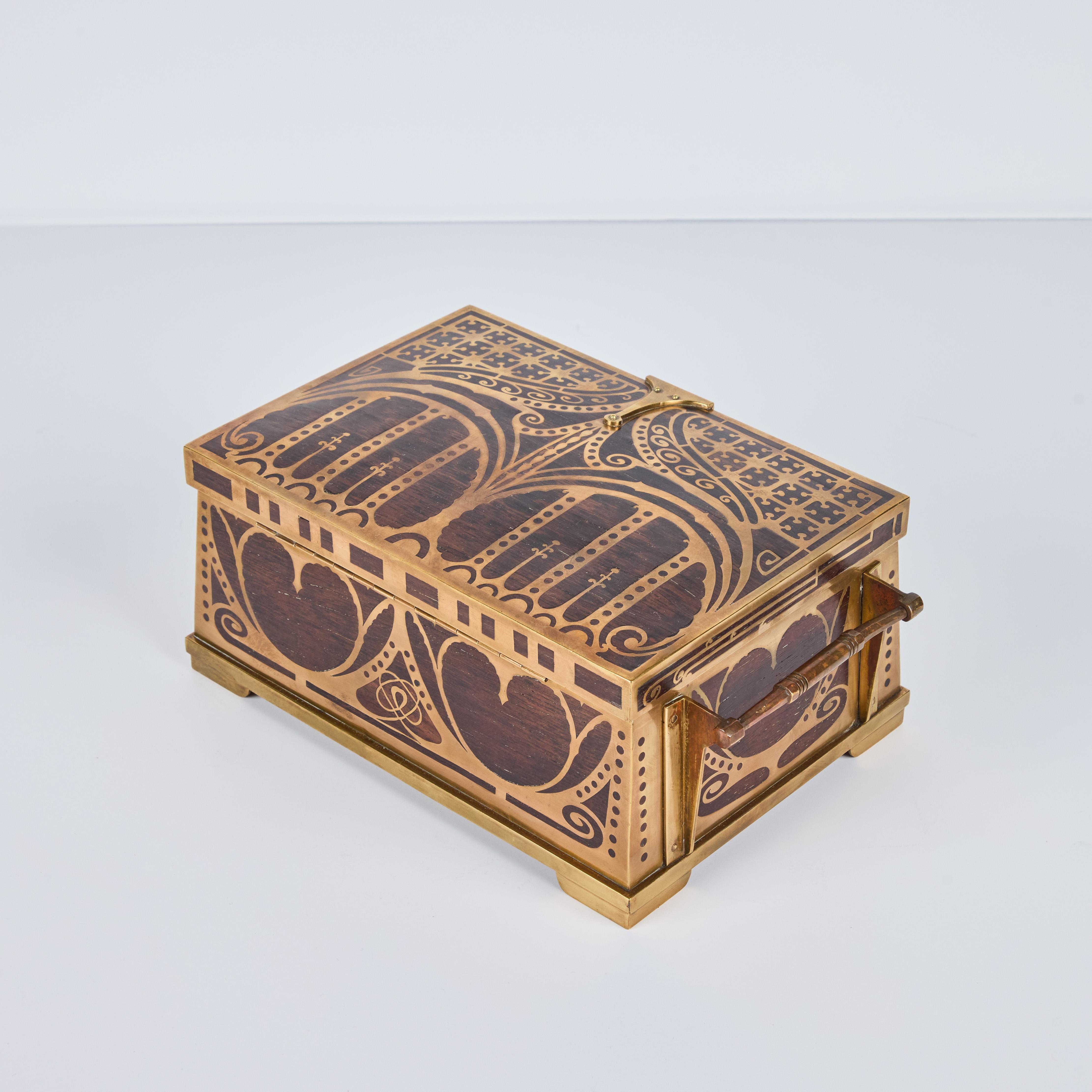 Caja artesanal de madera y latón de Erhard y Sohne 2