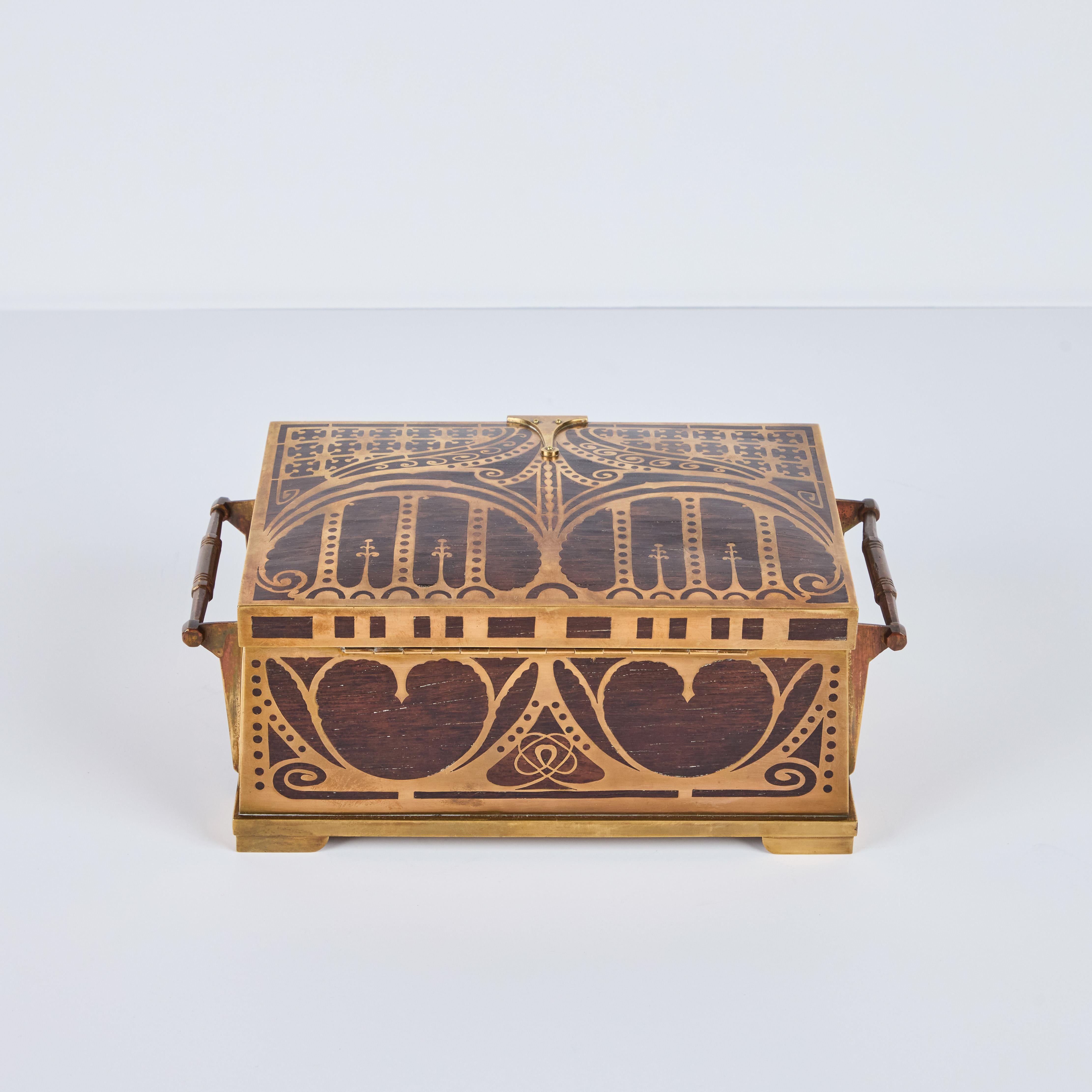 Caja artesanal de madera y latón de Erhard y Sohne 3