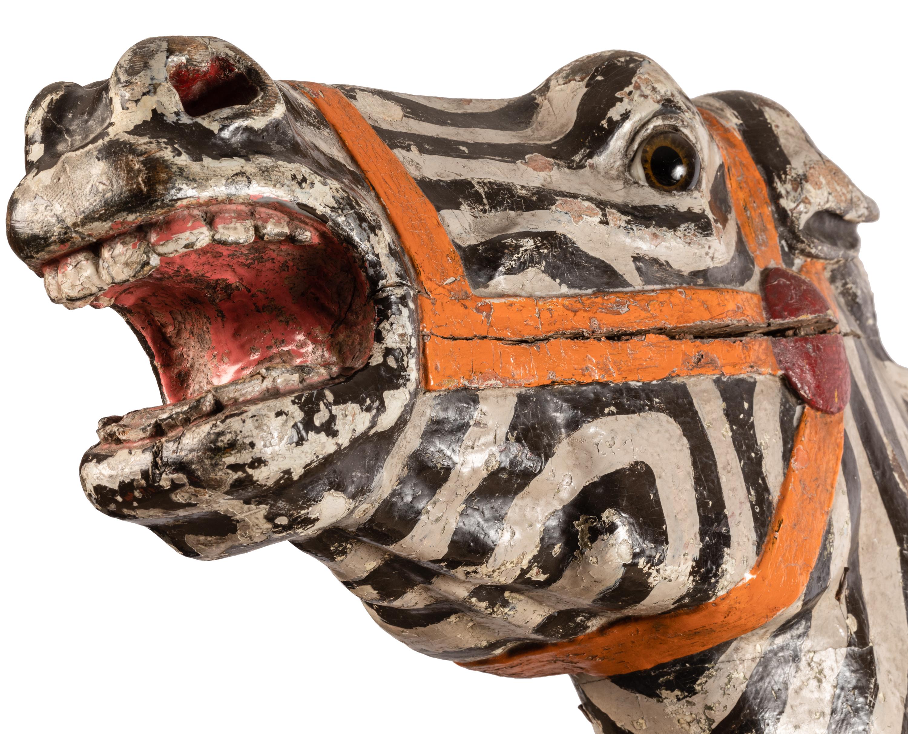 Fer Horse / Zebra, sculpture d'art populaire européen sculptée à la main en vente