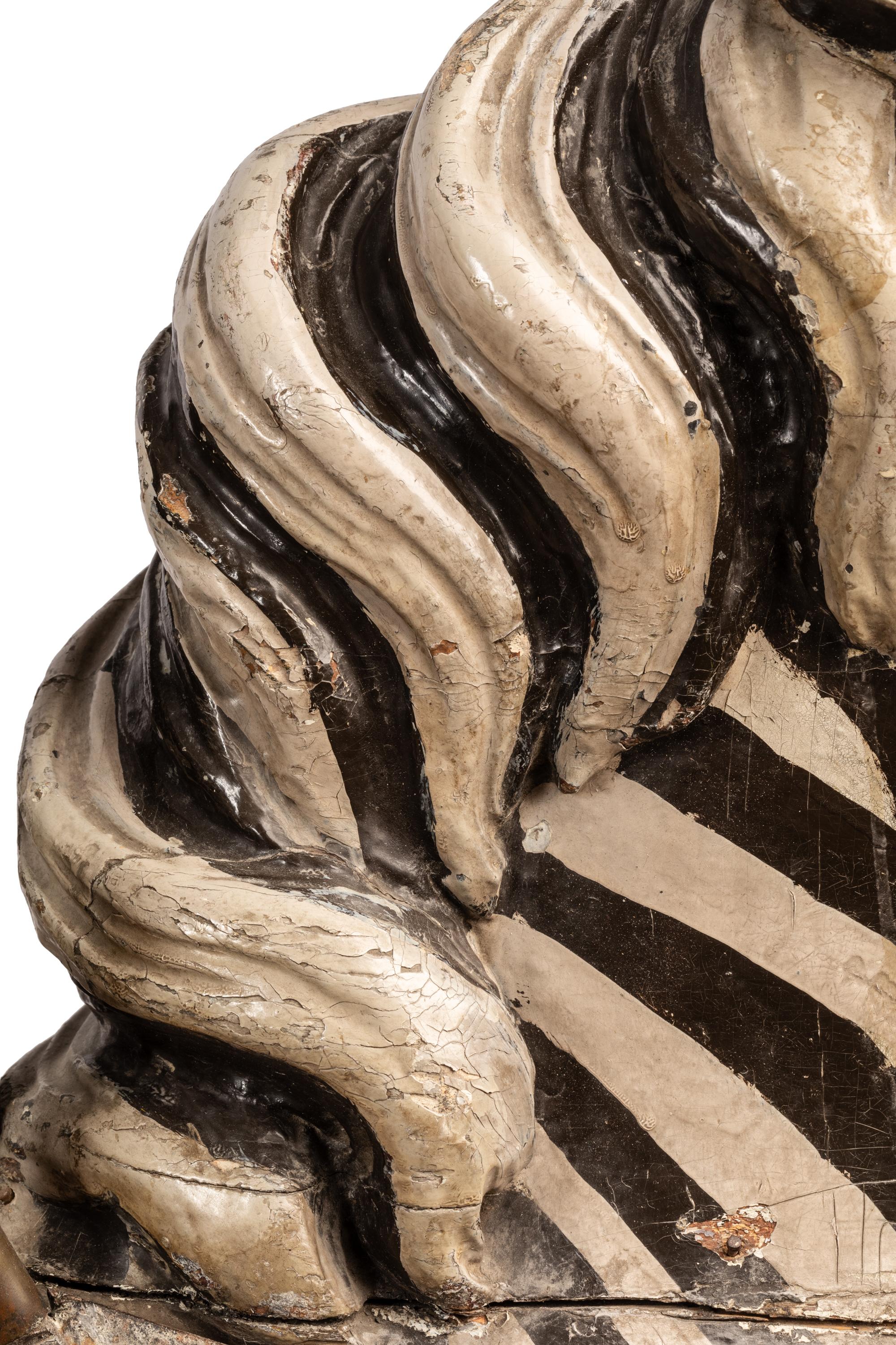 Horse / Zebra, sculpture d'art populaire européen sculptée à la main en vente 1