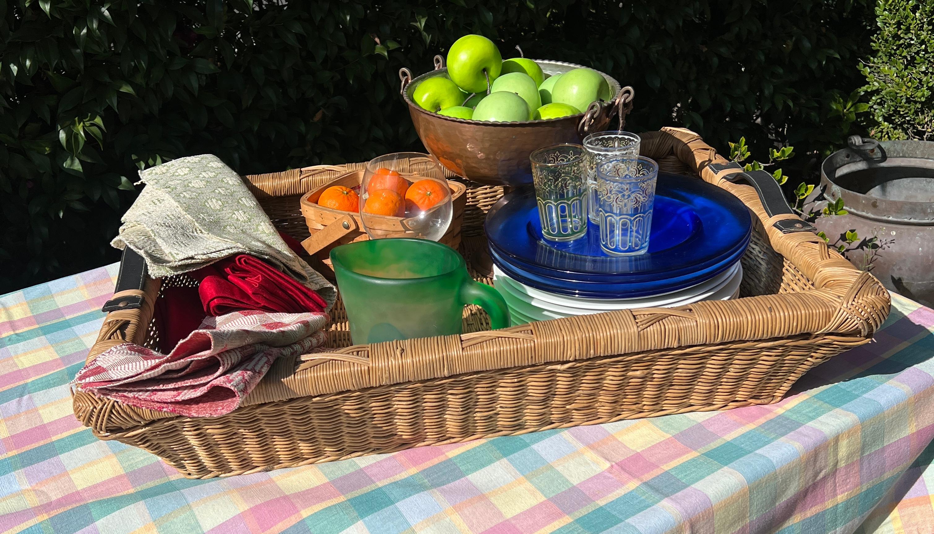 Pelle Hand Crafted Woven Laundry Basket or Tray With Leather Handles in vendita