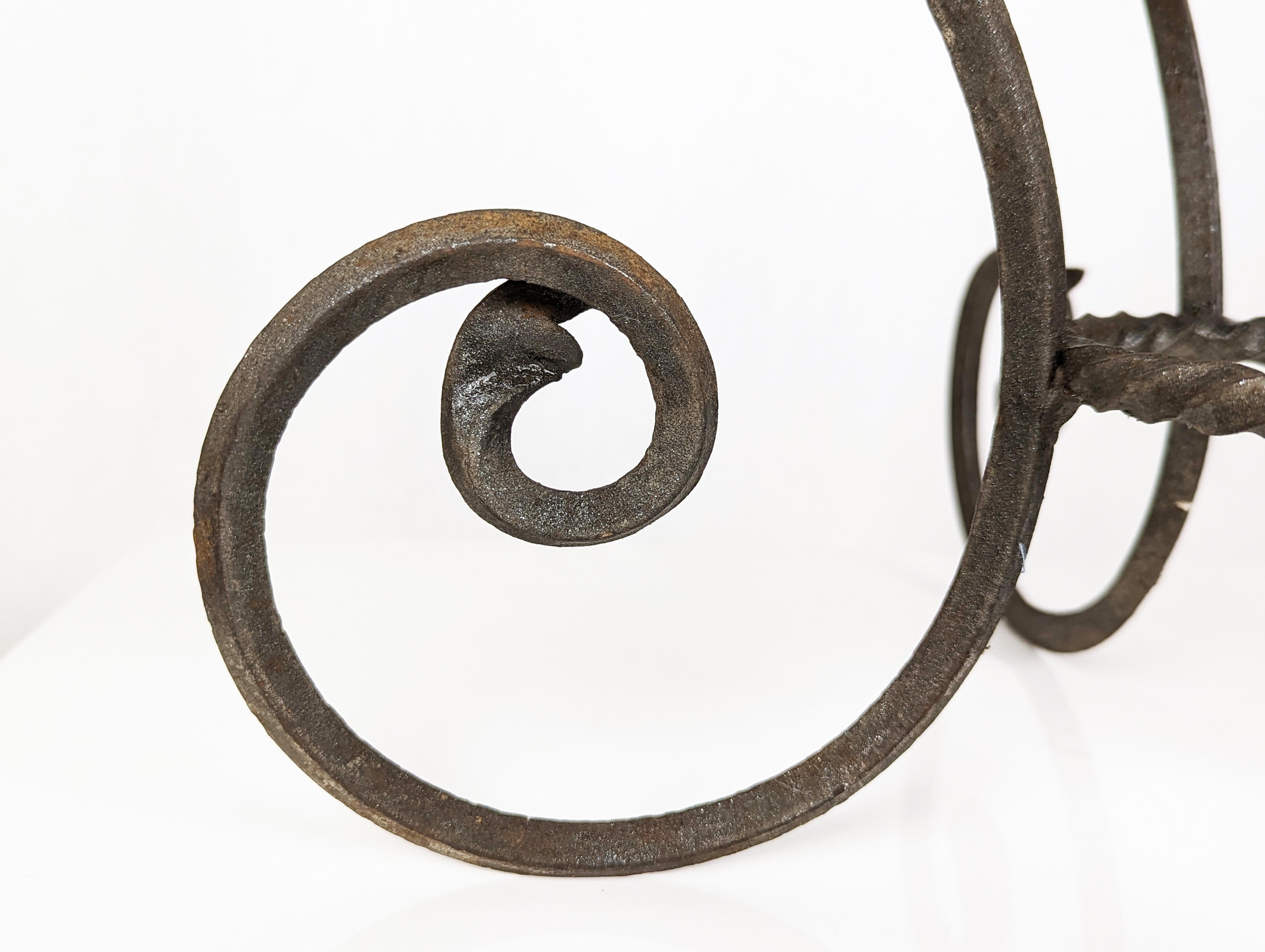 Piédestal en fer forgé fabriqué à la main du début des années 1900 attribué à A. Mazzucotelli en vente 3
