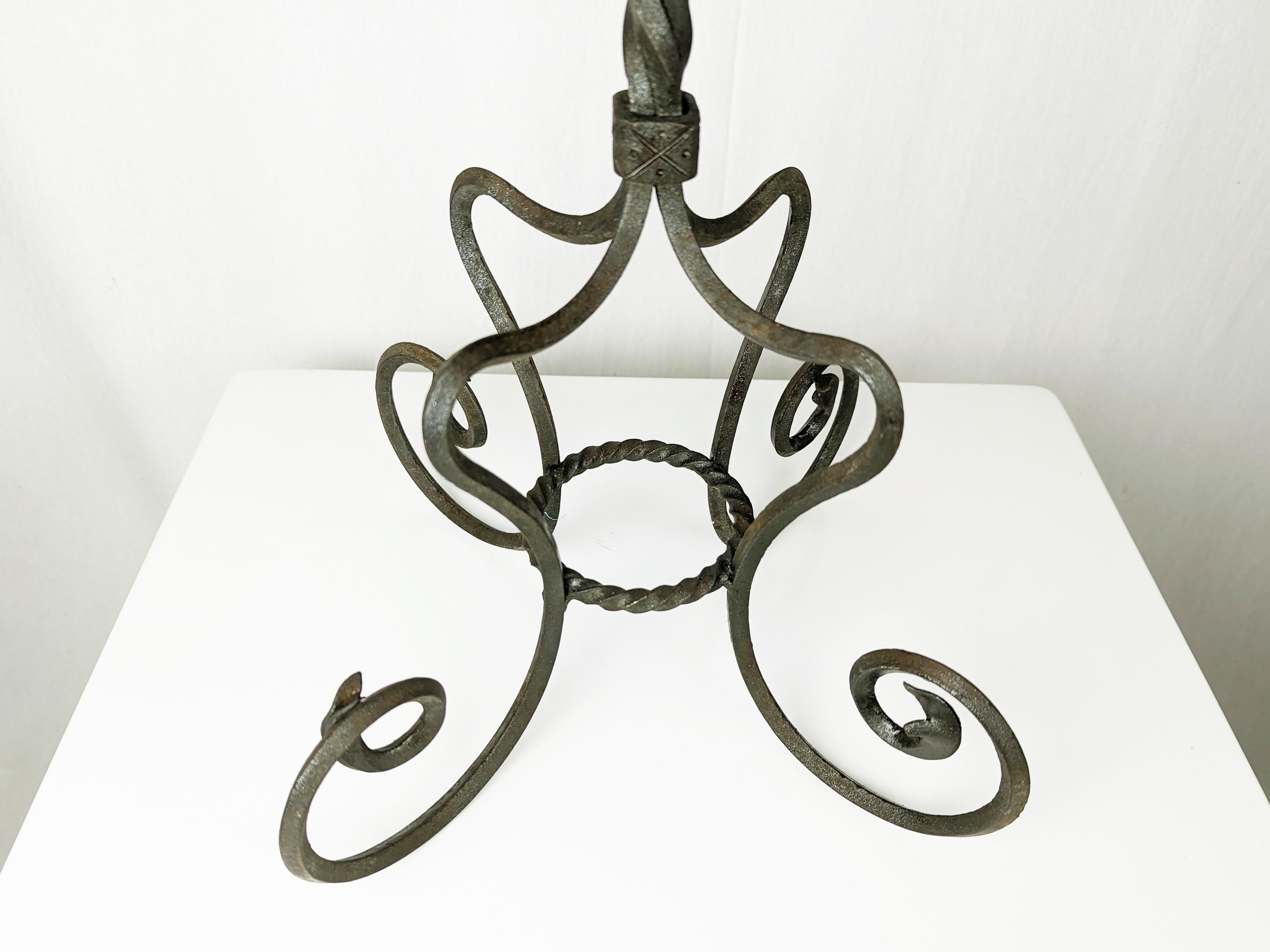 Hand-crafted wrought iron pedestal from the early 1900s attr to A. Mazzucotelli For Sale 5