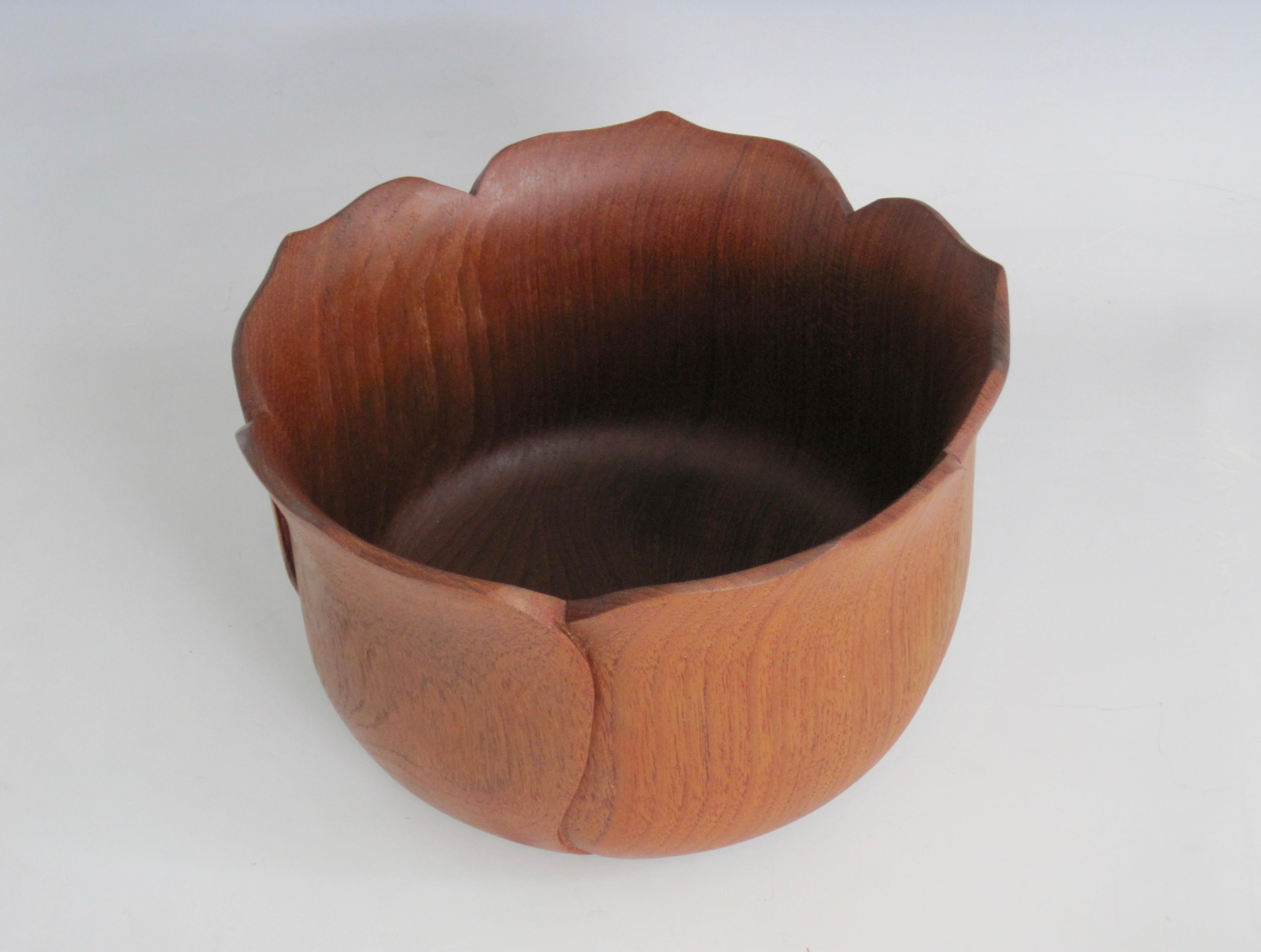 20th Century Hand Carved Tulip Shaped Teak Bowl For Sale