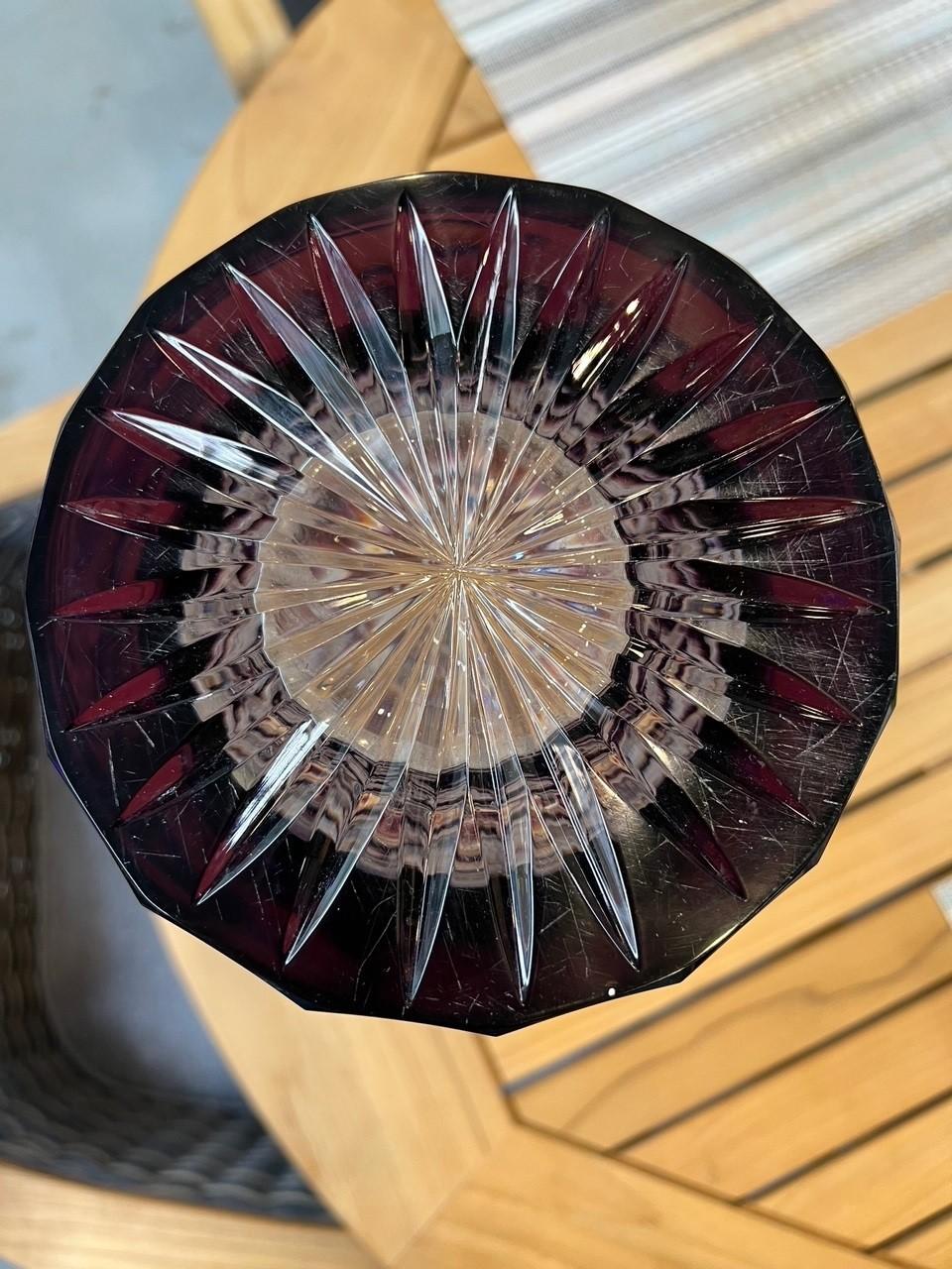 Amethystvase aus handgeschliffenem Kristall von Caesar Crystal Bohemiae Co. Tschechien, Republik im Angebot 7