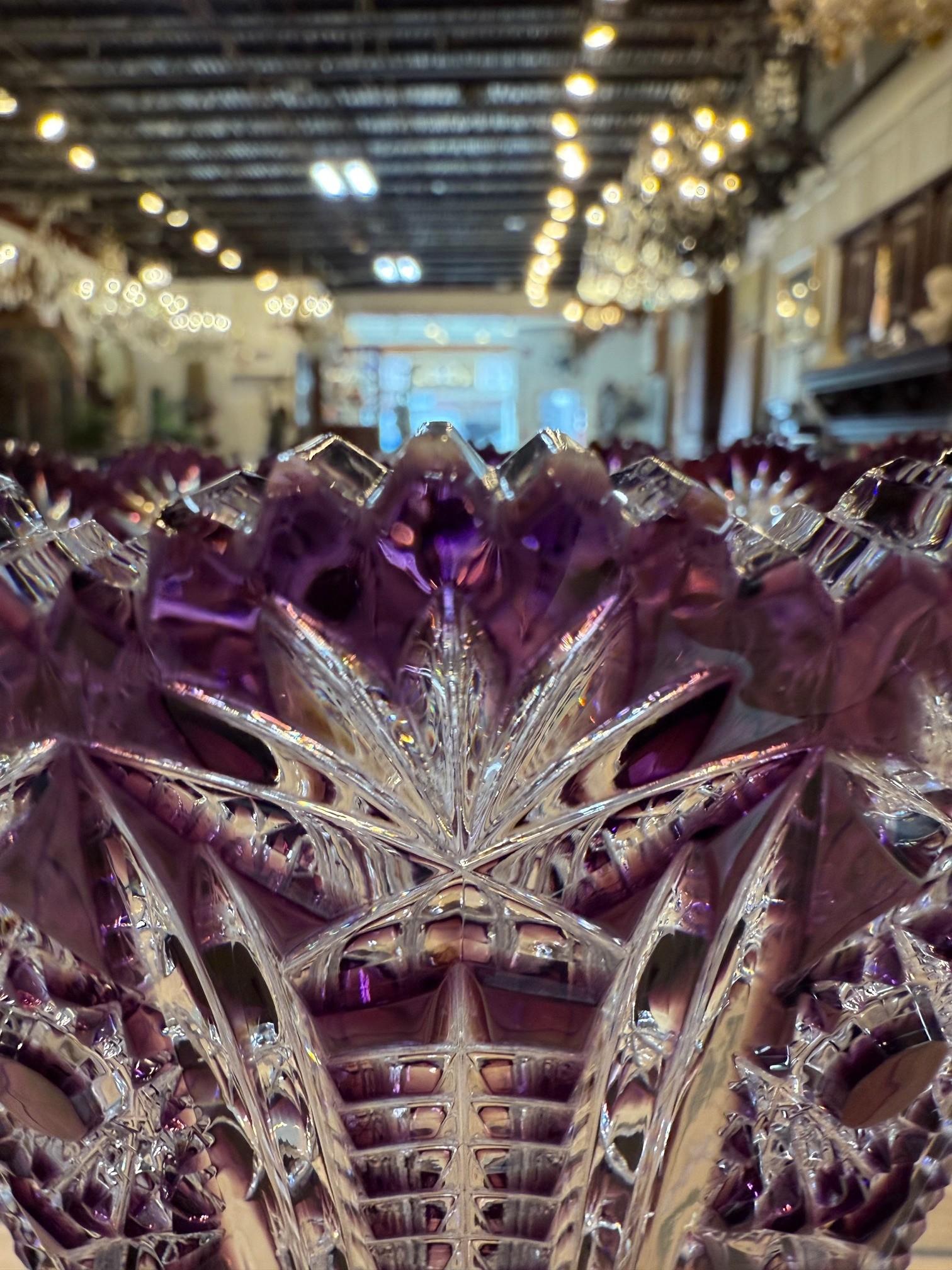 Vase en cristal taillé à la main par Caesar Crystal Bohemiae Co. République tchèque en vente 2