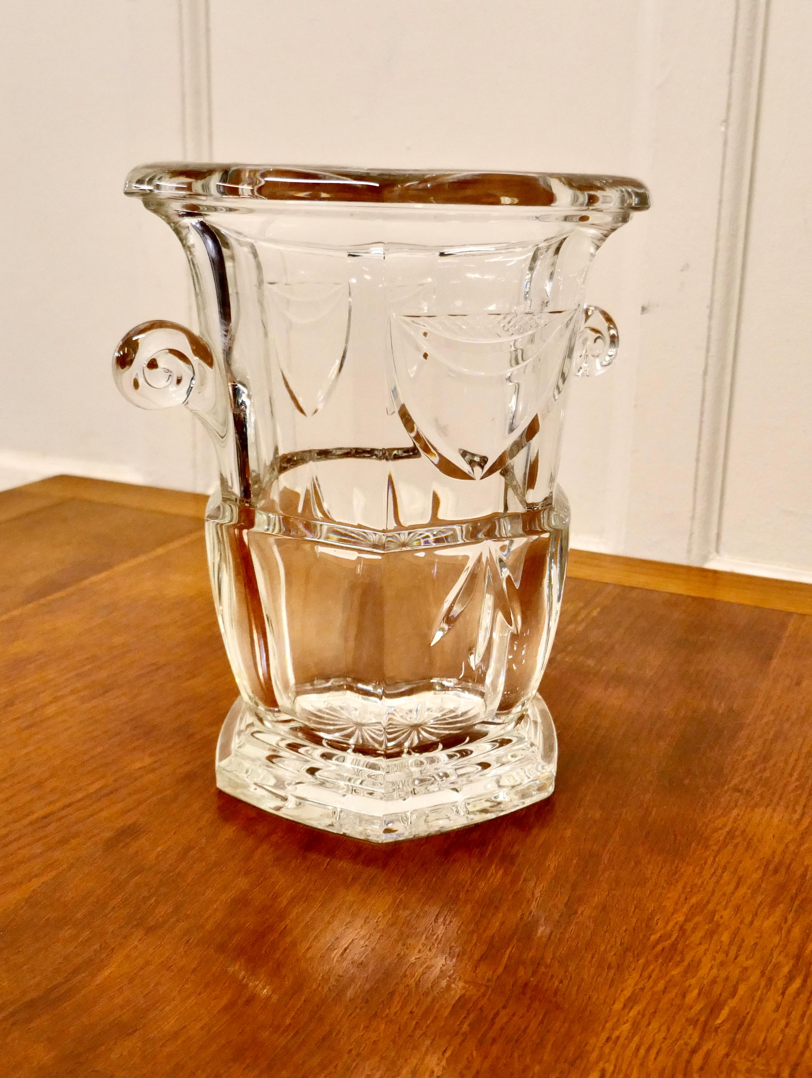 Hand Cut Crystal Champaign Ice Bucket, Wine Cooler In Good Condition For Sale In Chillerton, Isle of Wight