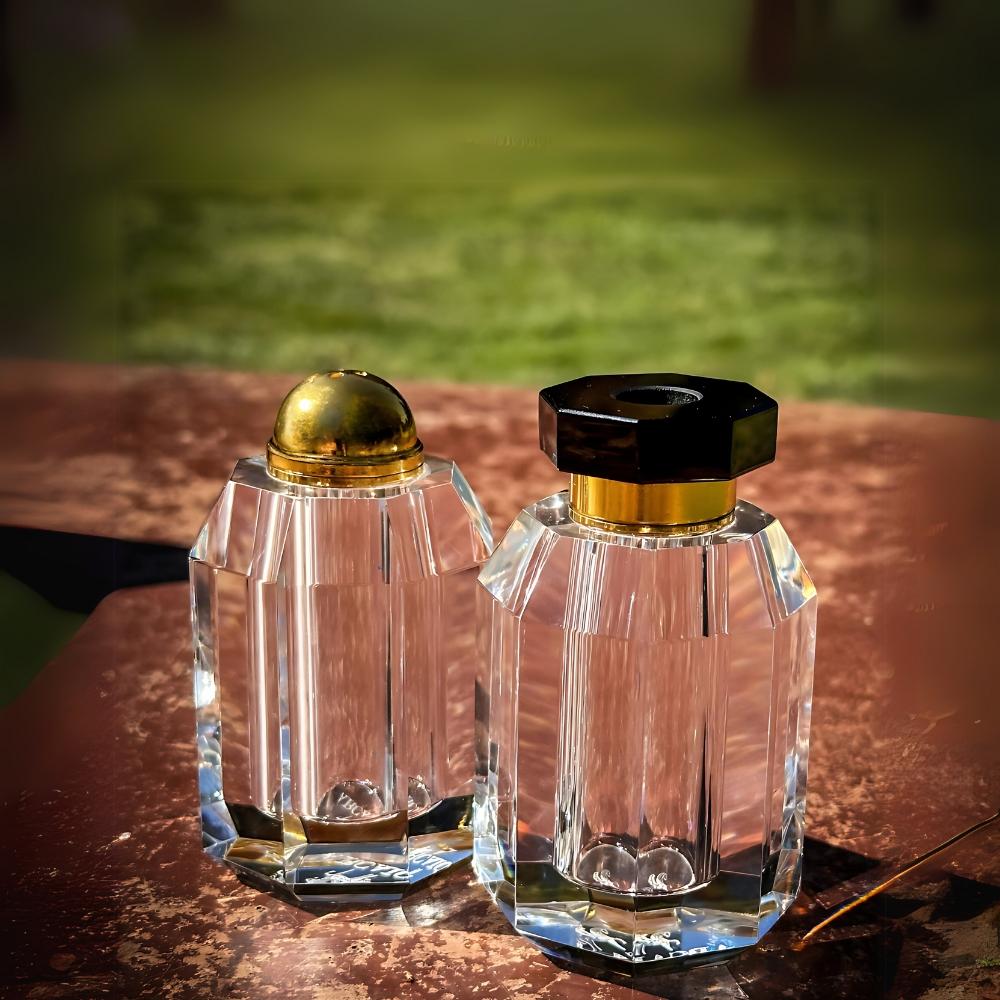 Moderne Salière en cristal taillé à la main Ambrosià (set de 2 pièces : clair & limpide) en vente