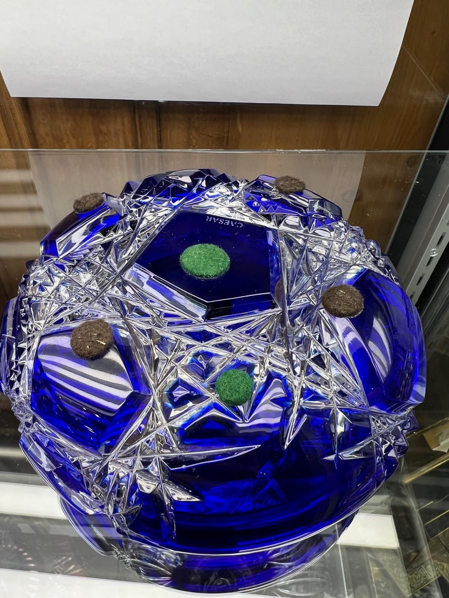 Plat à bonbons en cristal de plomb taillé à la main avec couvercle par Caesar Crystal Bohemiae Co. en vente 4