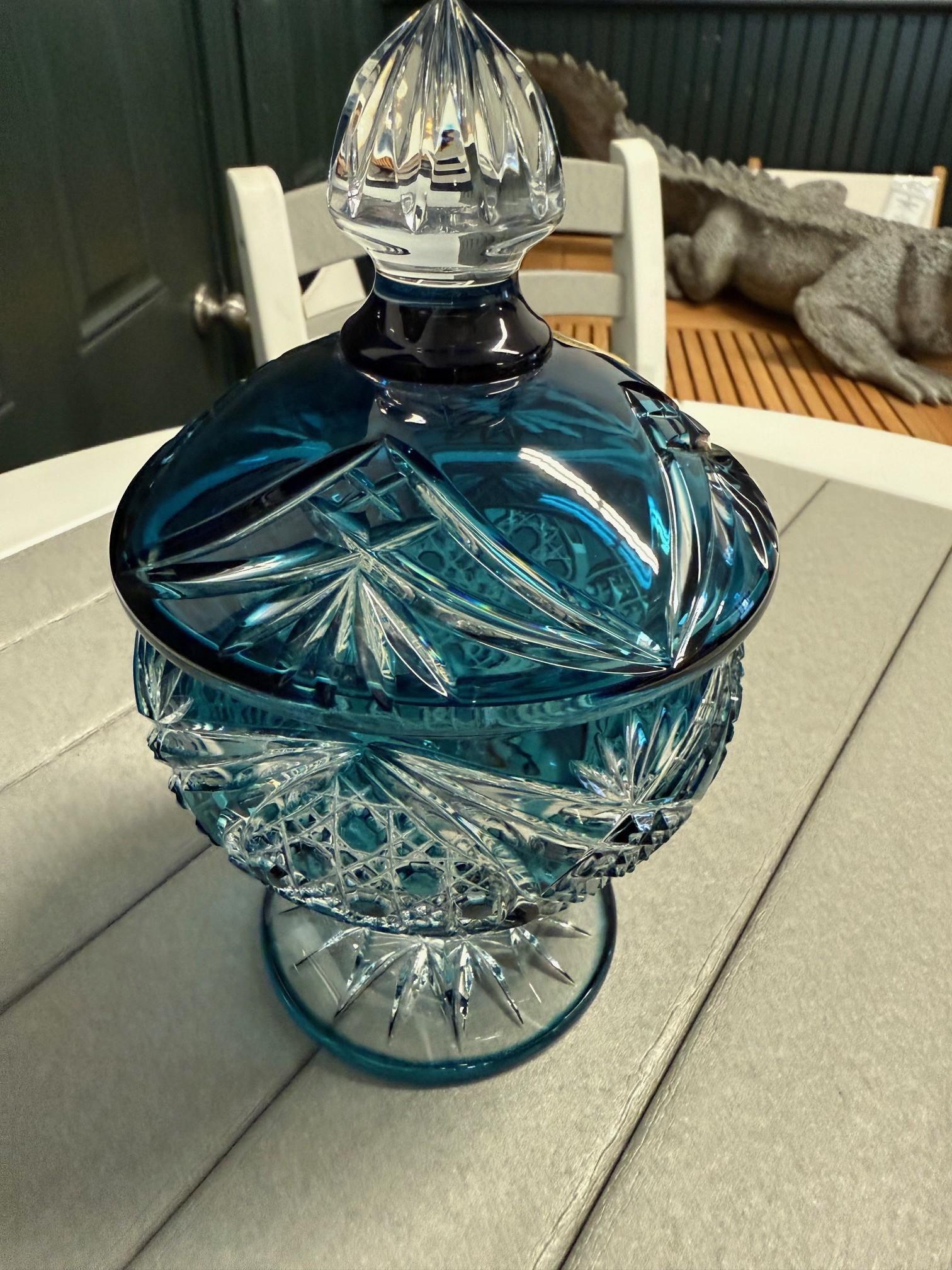 Tchèque Hand Cut Lead Crystal Candy Dish with Cover by Caesar Crystal Bohemiae Co. en vente
