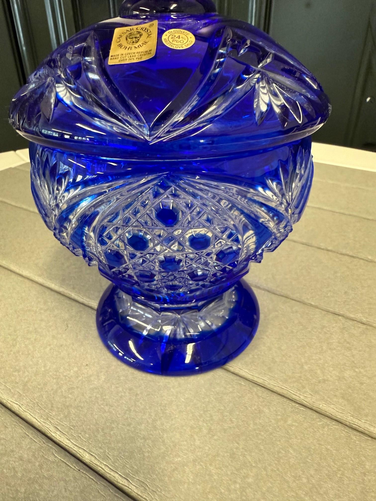 Hand Cut Lead Crystal Candy Dish with Cover by Caesar Crystal Bohemiae Co. In Good Condition For Sale In Stamford, CT