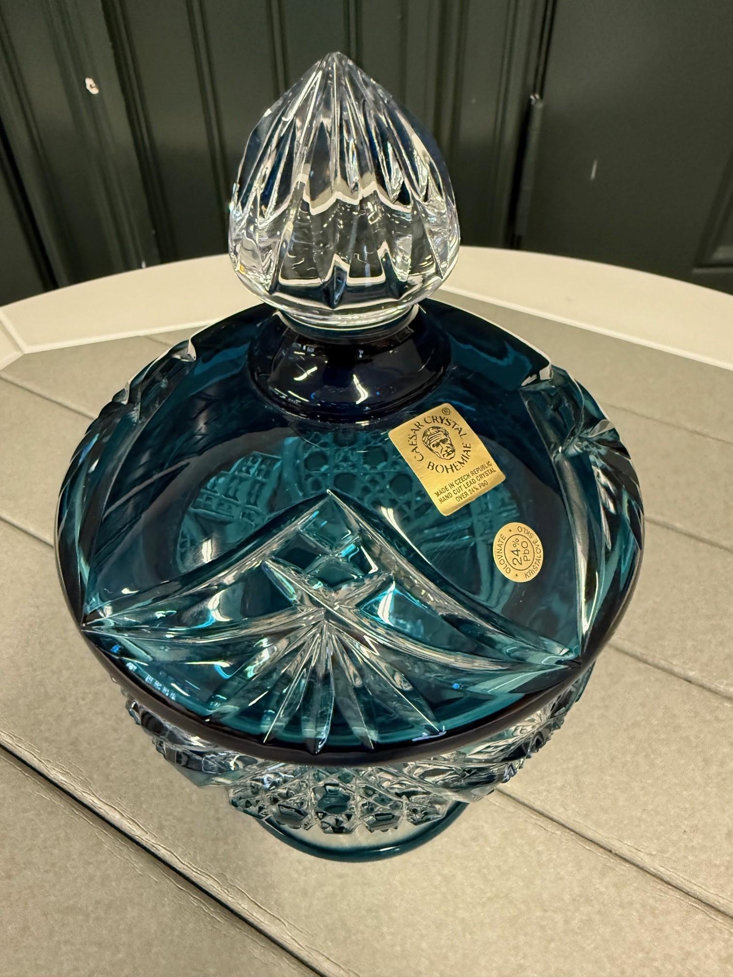 Hand Cut Lead Crystal Candy Dish with Cover by Caesar Crystal Bohemiae Co. en vente 1
