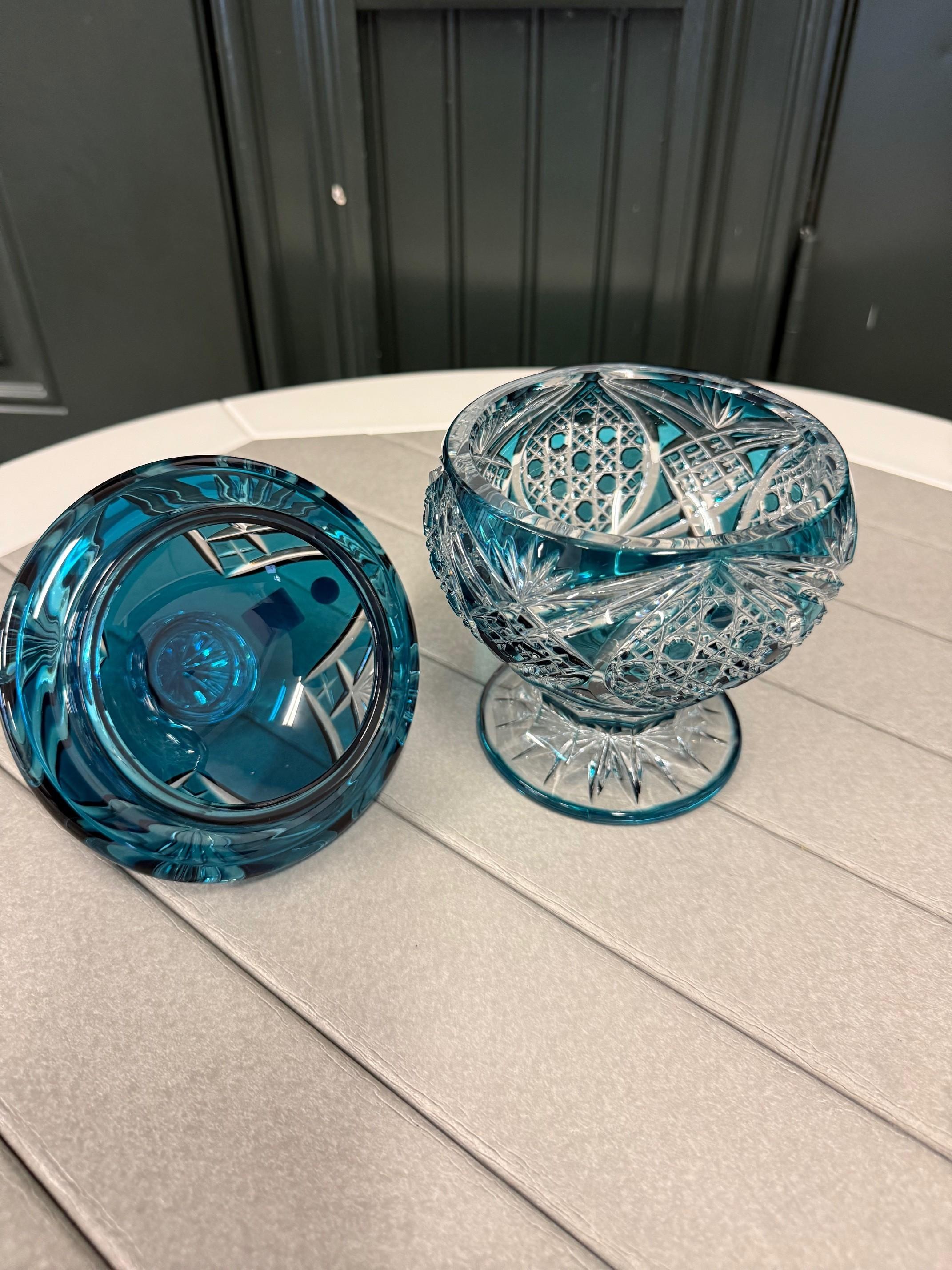 Hand Cut Lead Crystal Candy Dish with Cover by Caesar Crystal Bohemiae Co. en vente 2