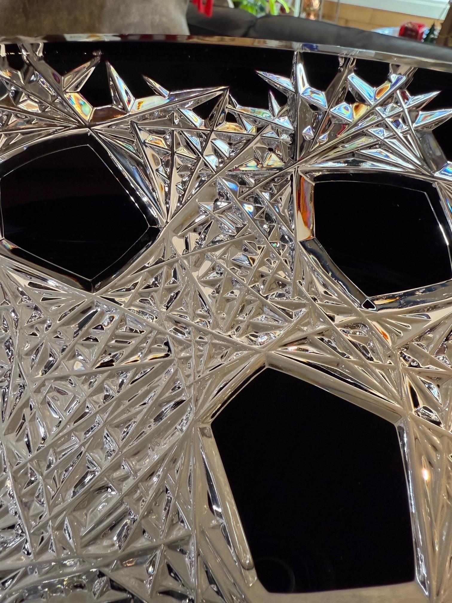 Bol de centre de table en cristal de plomb taillé à la main par Caesar Crystal Bohemiae Co. en vente 1