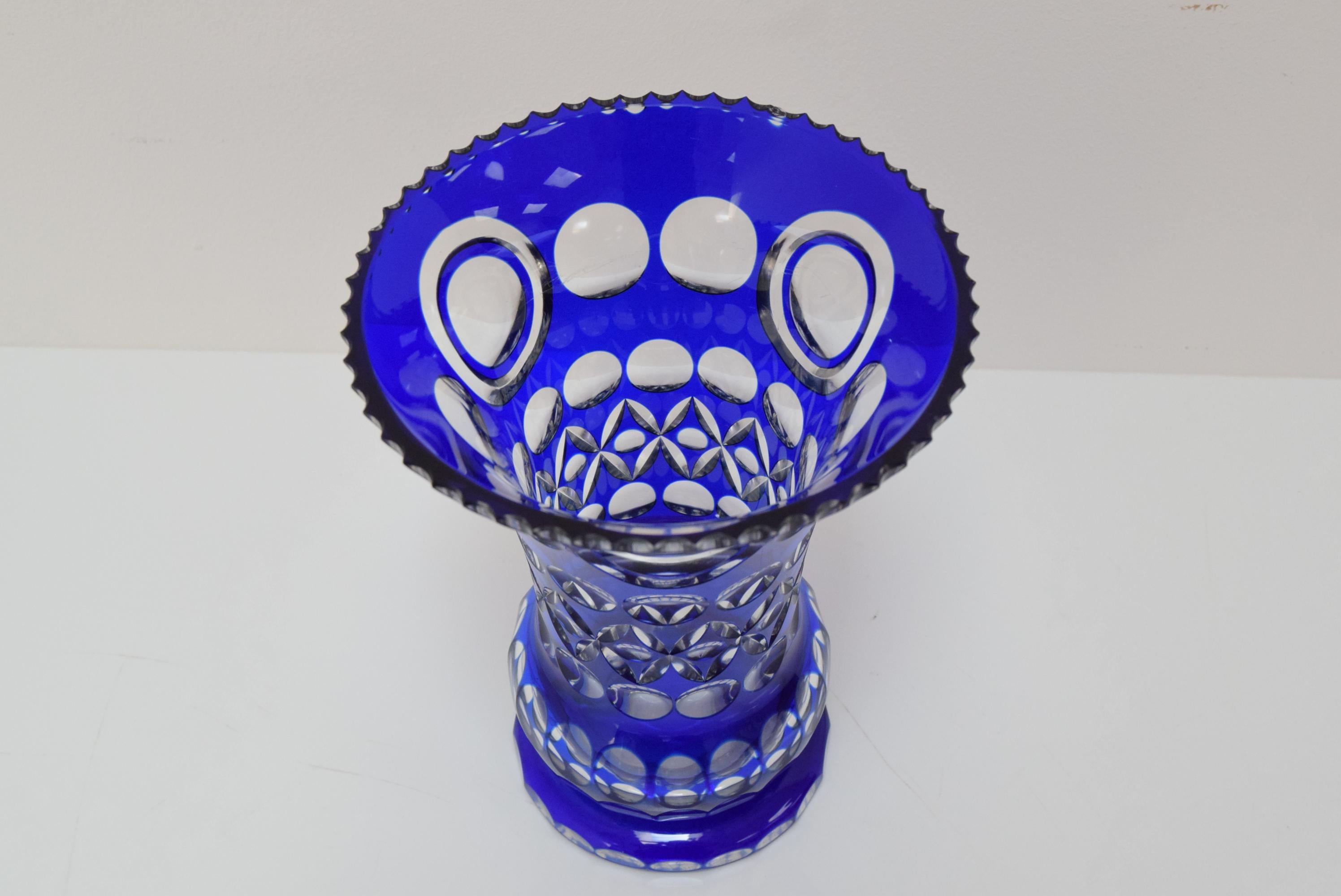 Hand Cut Lead Crystal Cobalt Blue Vase by Caesar Crystal Bohemiae Co, 1980s For Sale 5