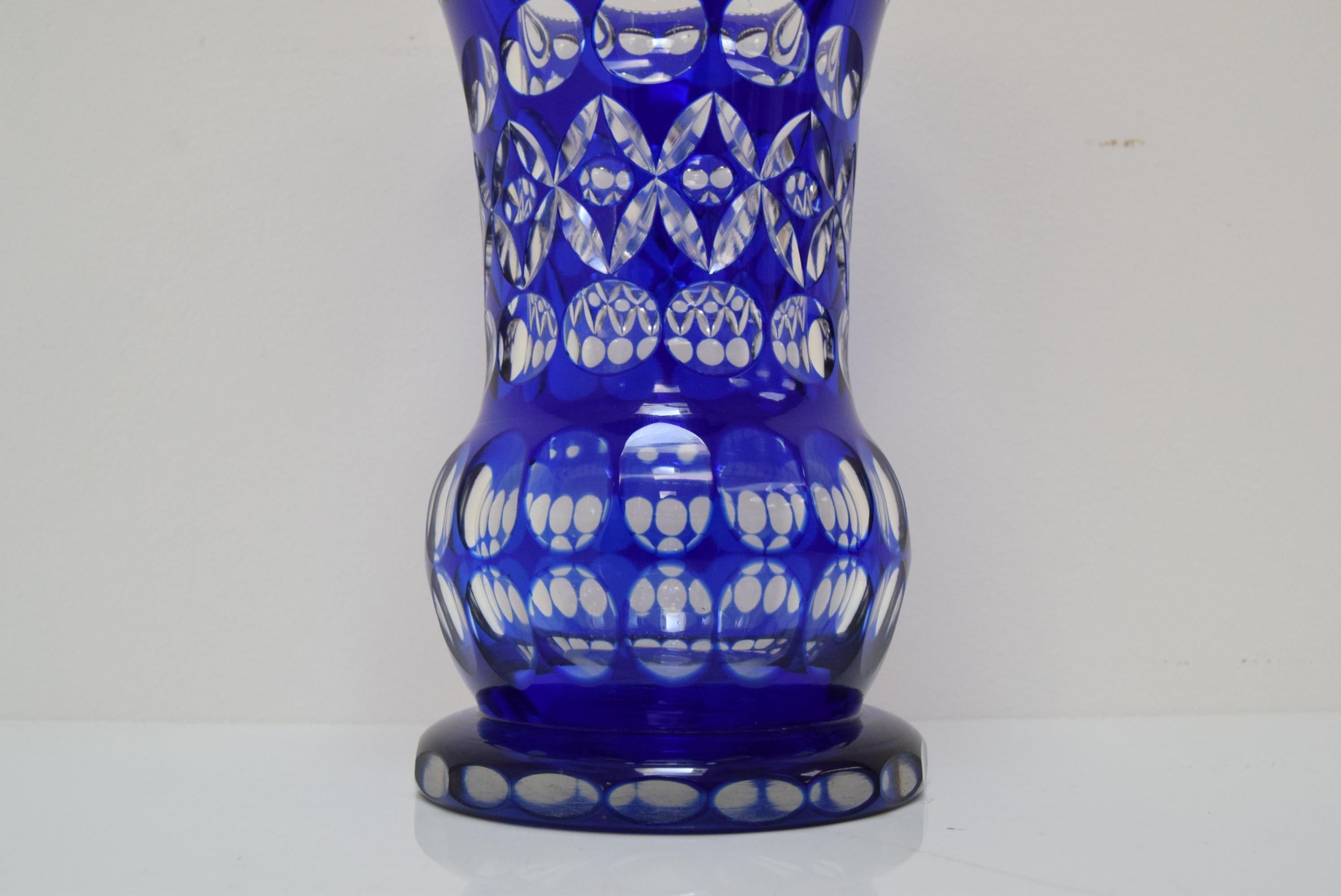 Czech Hand Cut Lead Crystal Cobalt Blue Vase by Caesar Crystal Bohemiae Co, 1980s For Sale