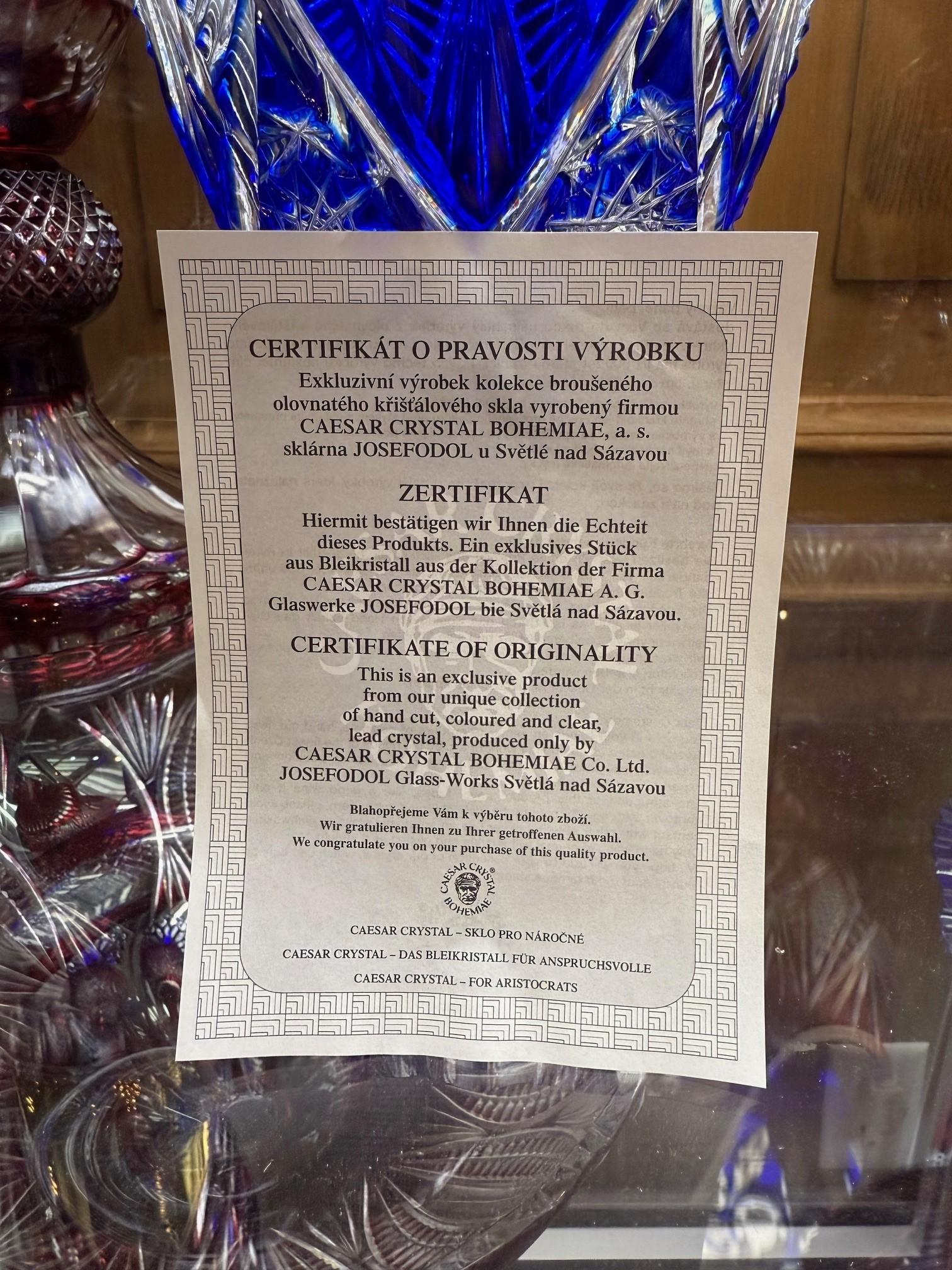 Vase bleu cobalt taillé à la main par Caesar Crystal Bohemiae Co. Tchèque. en vente 13