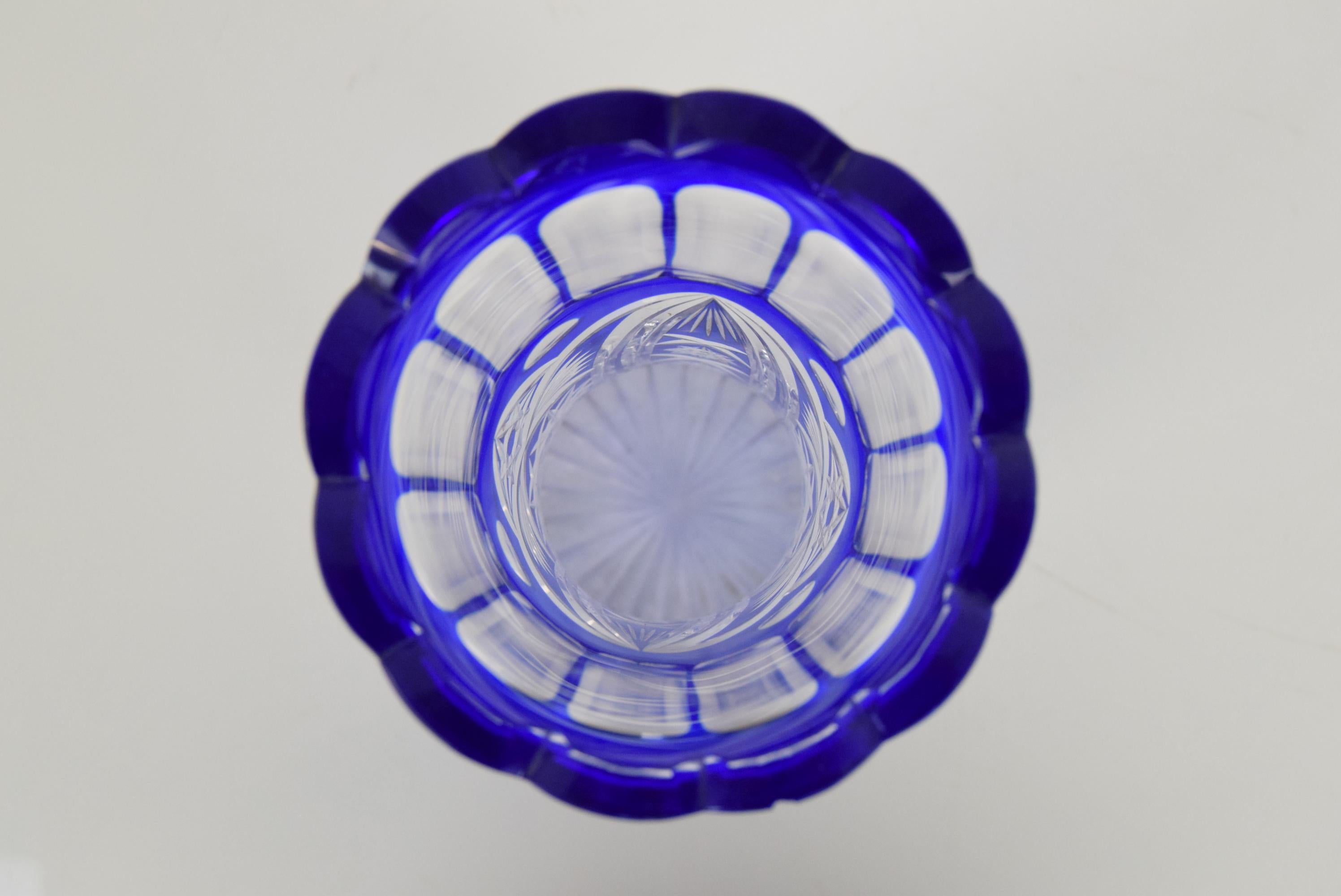 Hand Cut Lead Crystal Cobalt Blue Vase by Caesar Crystal Bohemiae Co, 1980s In Good Condition In Praha, CZ