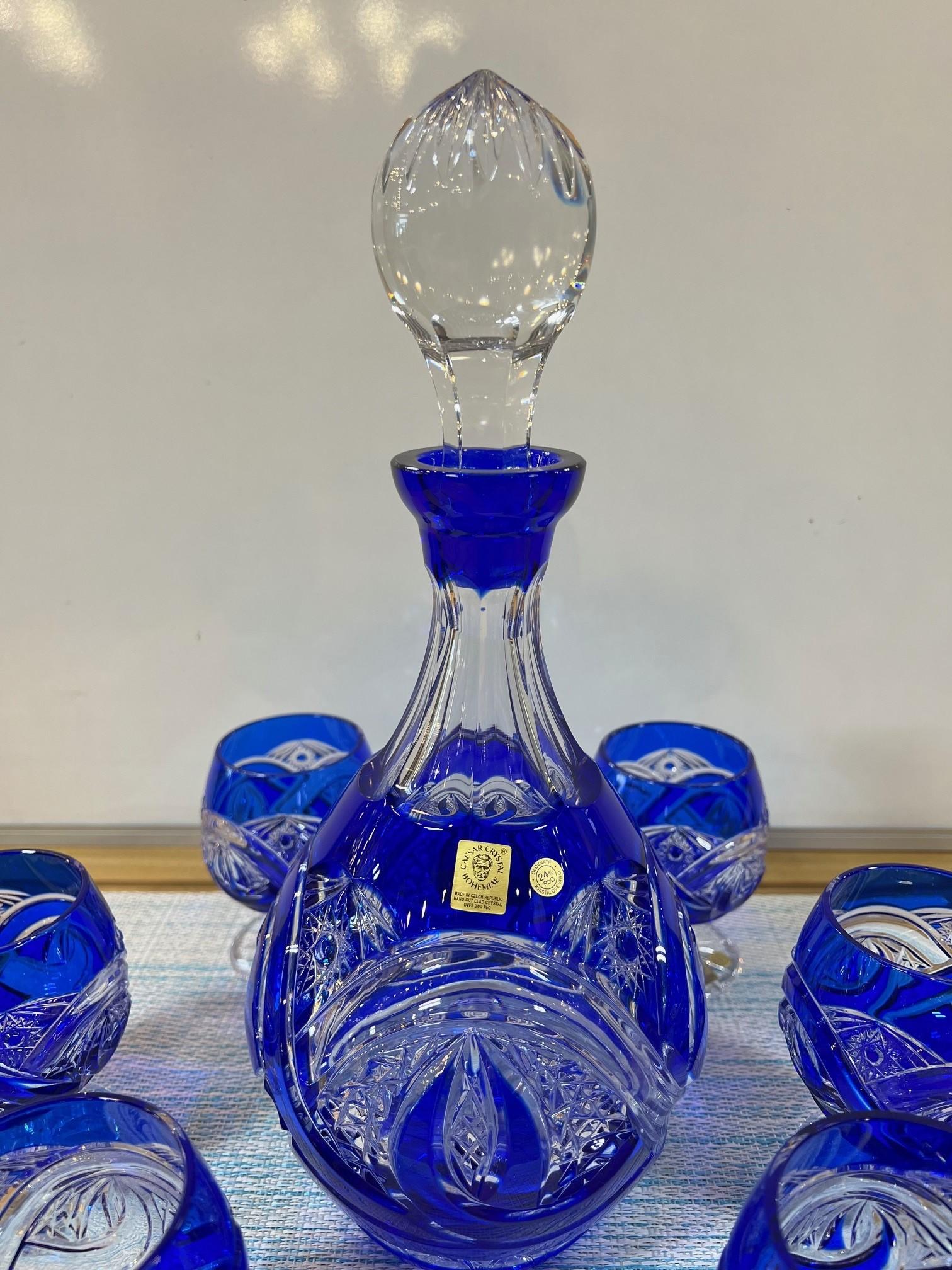 Tchèque Carafe en cristal de plomb taillé à la main et 6 verres à marque Caesar Crystal Bohemiae Co. en vente