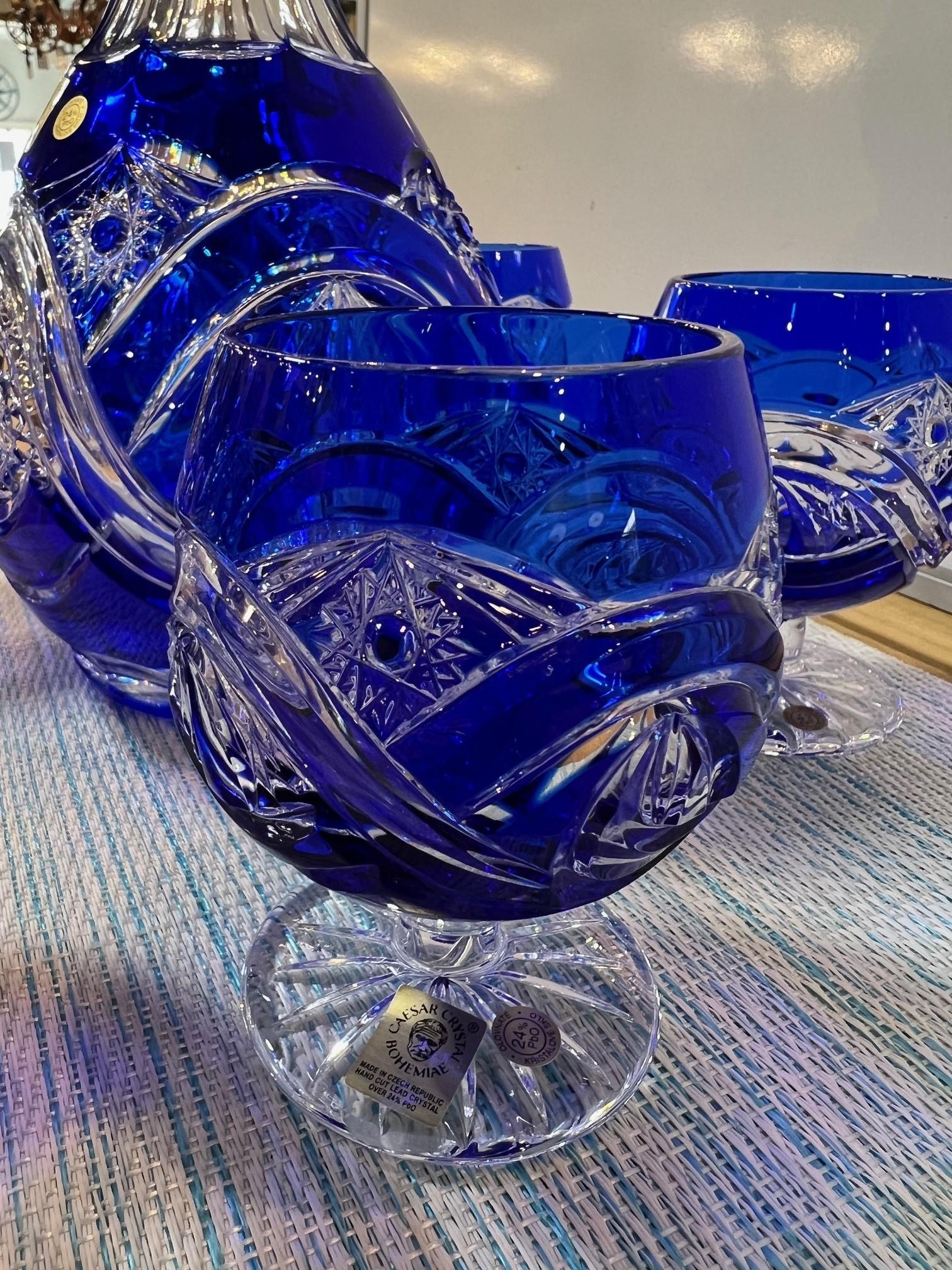 Carafe en cristal de plomb taillé à la main et 6 verres à marque Caesar Crystal Bohemiae Co. en vente 2