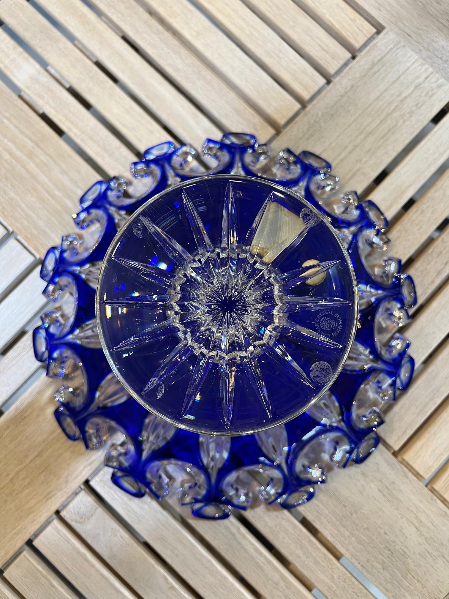 Fruchtschale aus handgeschliffenem Bleikristall mit Fuß von Caesar Crystal Bohemiae Co. im Angebot 6