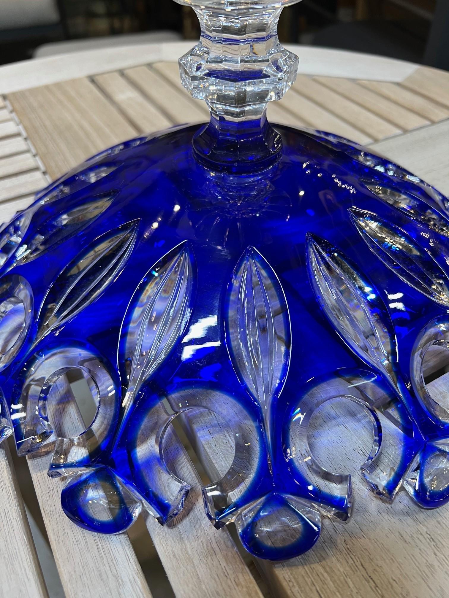 Fruchtschale aus handgeschliffenem Bleikristall mit Fuß von Caesar Crystal Bohemiae Co. im Angebot 7