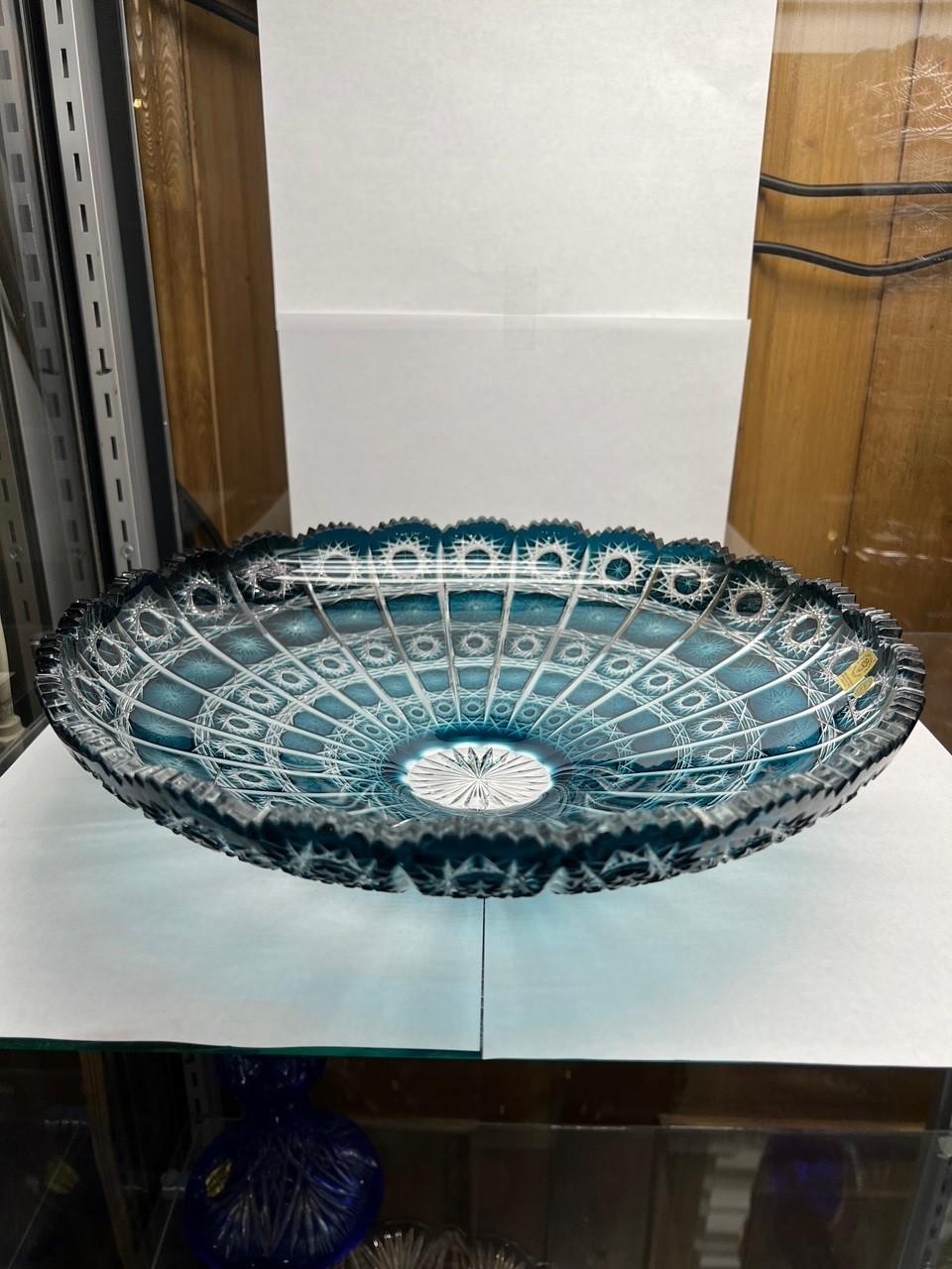 Stunning hand cut lead crystal low fruit bowl created as a work of art by the hands of the finest Czech glass workers. The Caesar Crystal Company in the Czech Republic has been selling hand cut lead crystal pieces since 1861 and is known as one of