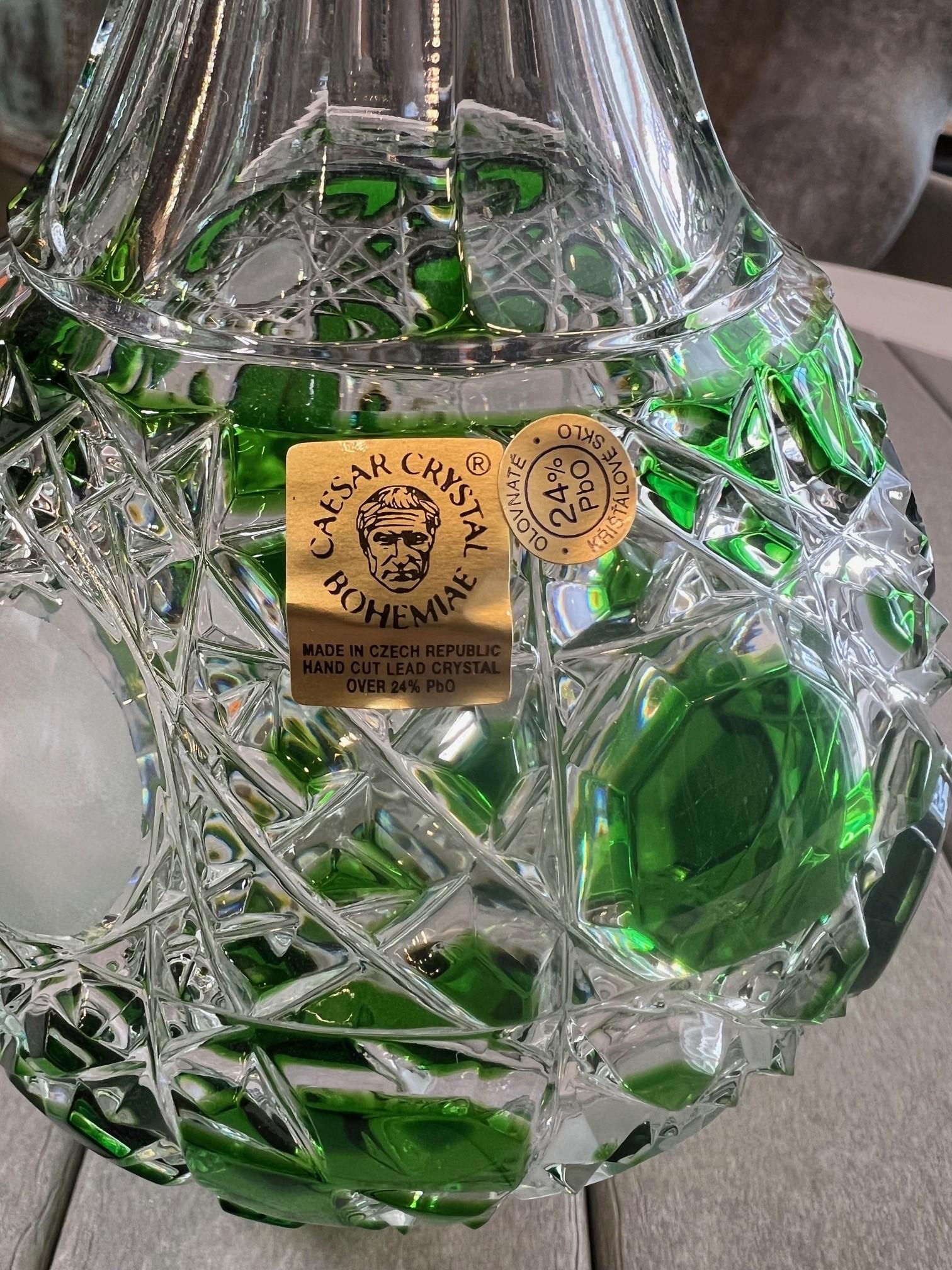 Grüner Dekanter aus handgeschliffenem Bleikristall von Caesar Crystal Bohemiae Co. Tschechisch. im Angebot 7
