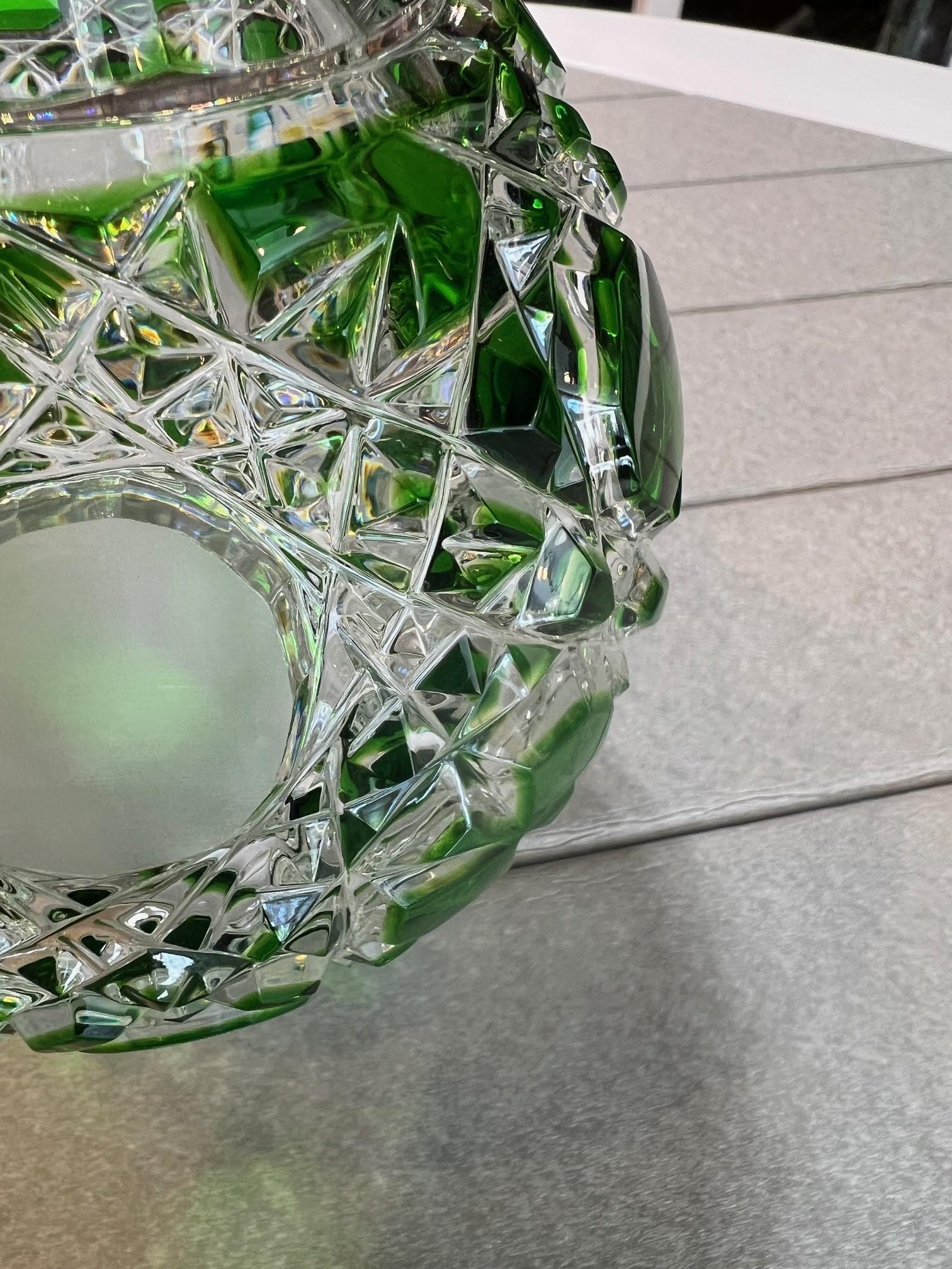 Grüner Dekanter aus handgeschliffenem Bleikristall von Caesar Crystal Bohemiae Co. Tschechisch. im Angebot 2