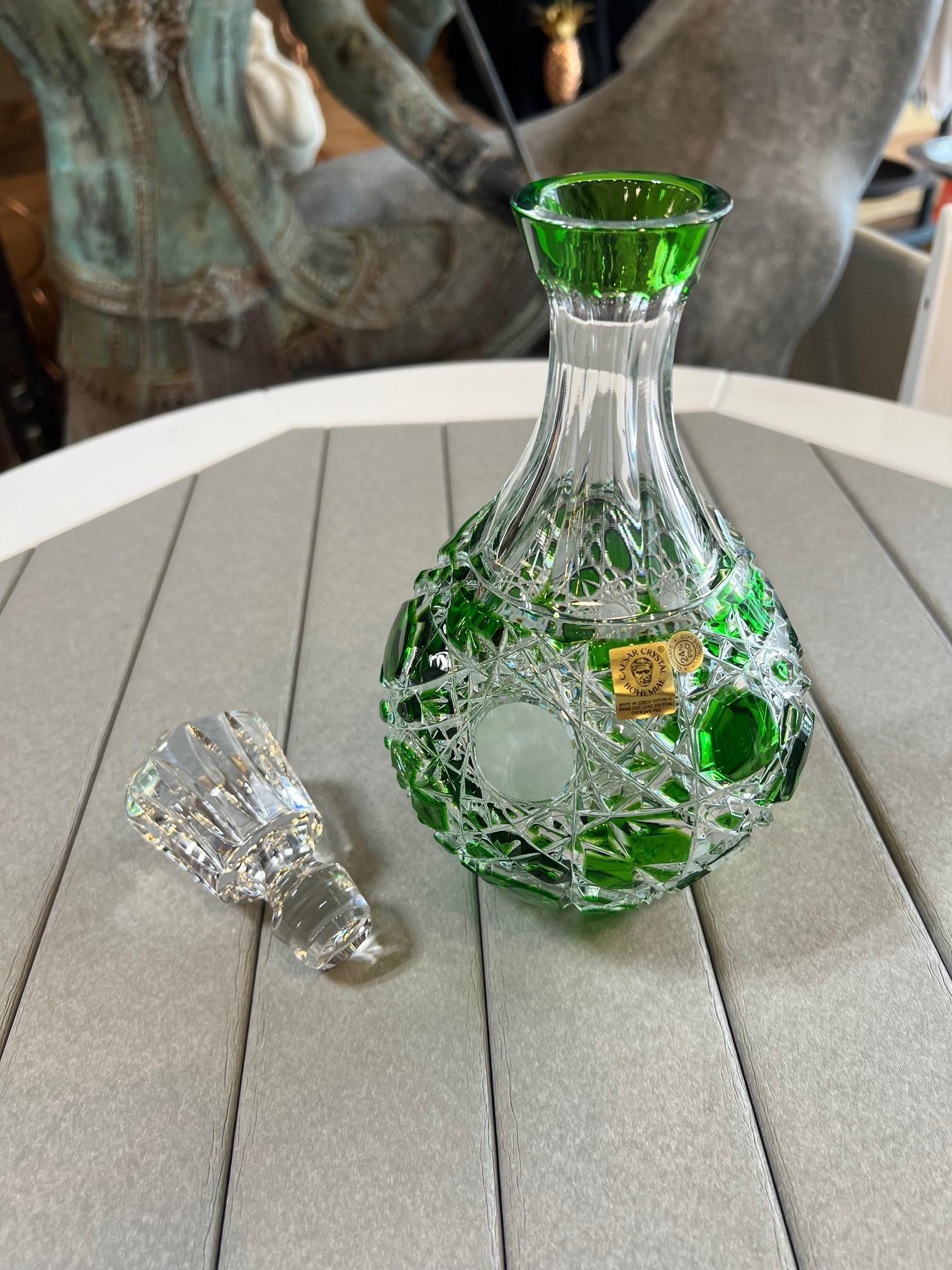 Grüner Dekanter aus handgeschliffenem Bleikristall von Caesar Crystal Bohemiae Co. Tschechisch. im Angebot 4