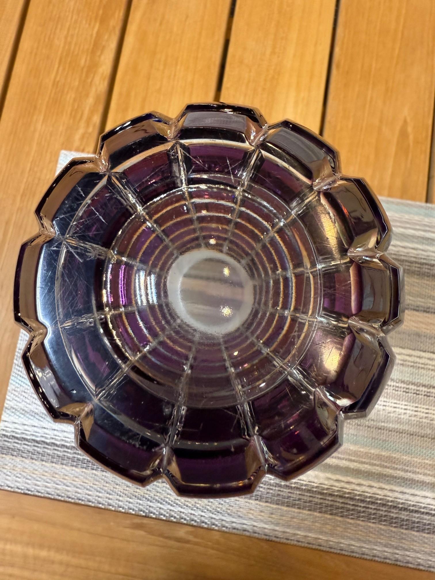 Lila Vase aus handgeschliffenem Bleikristall von Caesar Crystal Bohemiae Co. Tschechische Republik im Angebot 5