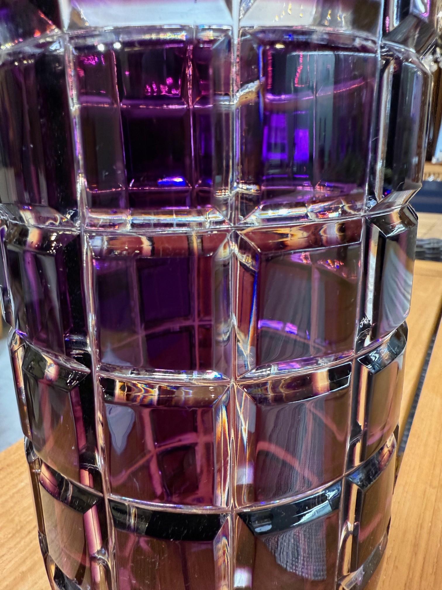 Lila Vase aus handgeschliffenem Bleikristall von Caesar Crystal Bohemiae Co. Tschechische Republik im Angebot 7