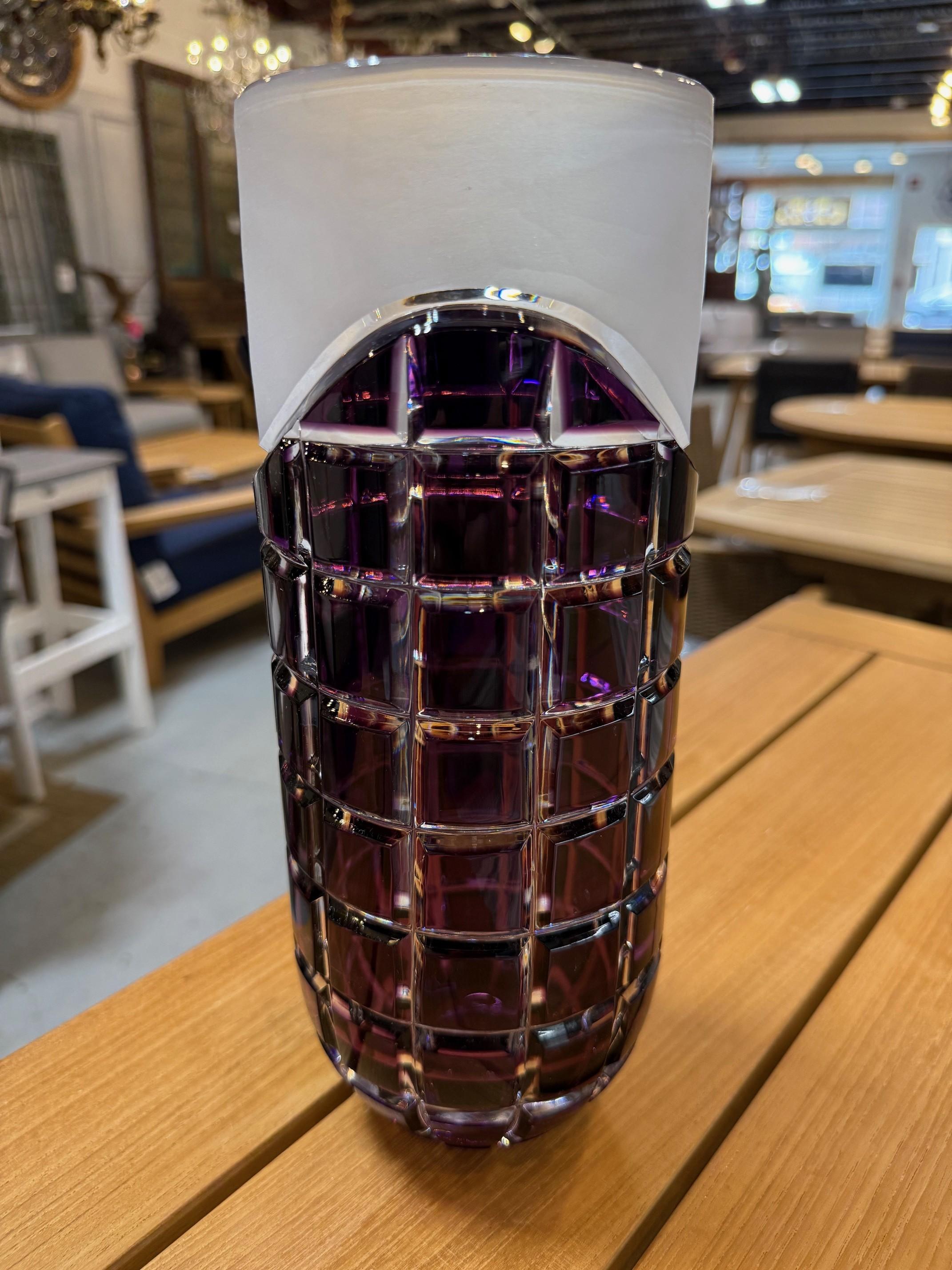 Lila Vase aus handgeschliffenem Bleikristall von Caesar Crystal Bohemiae Co. Tschechische Republik im Angebot 1