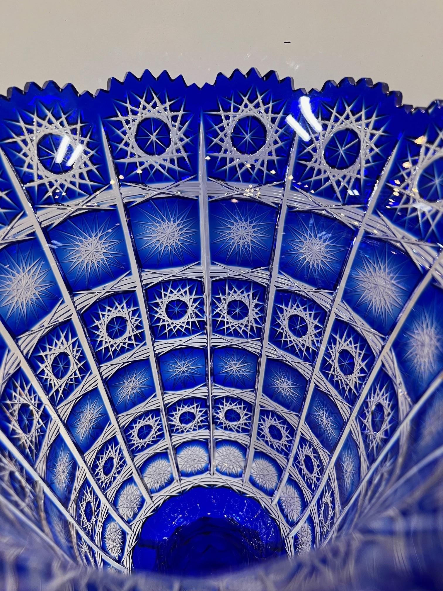 Grand vase à piédestal en cristal de plomb taillé à la main, compote Caesar Crystal Bohemiae Co. en vente 4