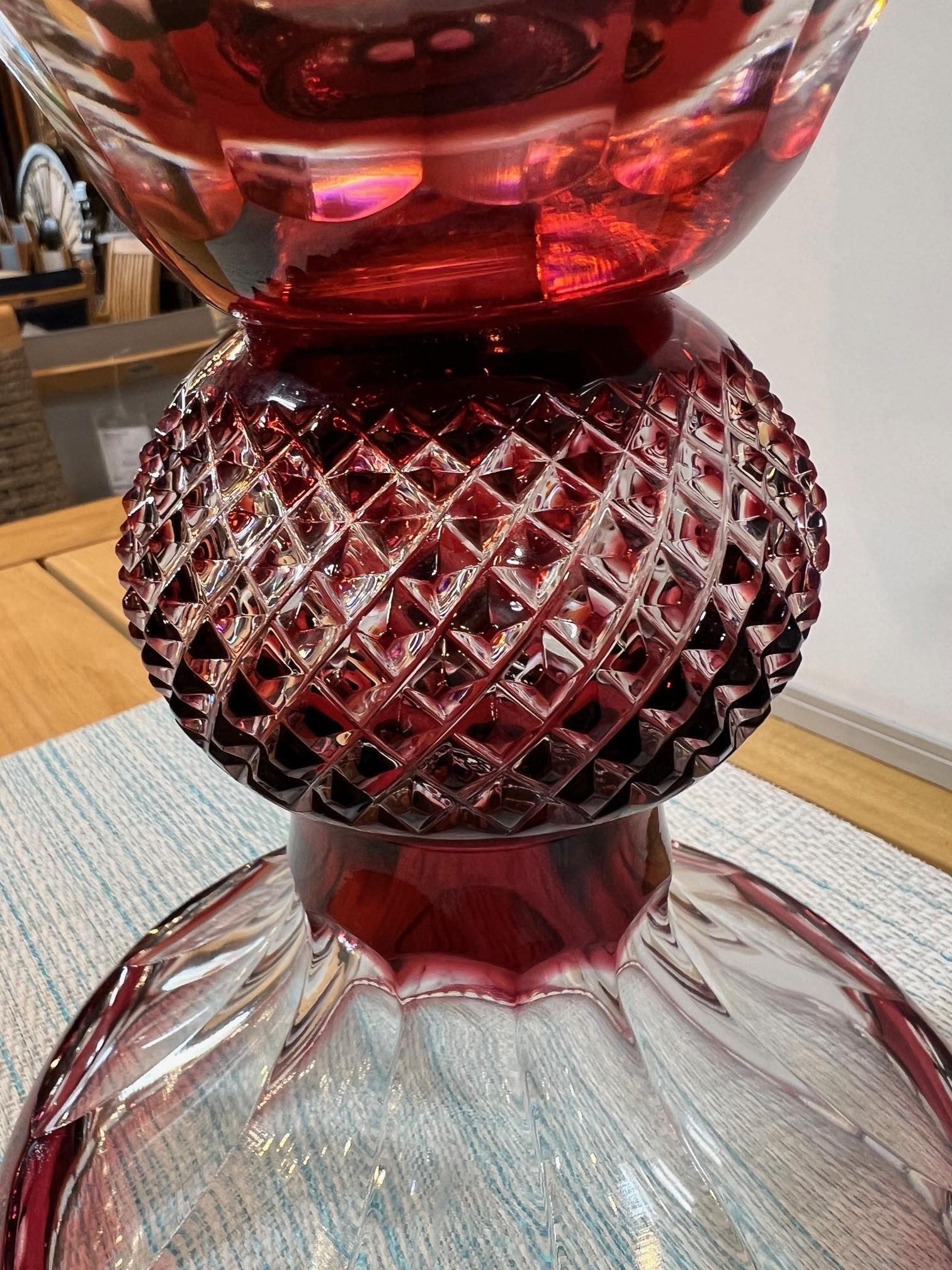 Grand vase à piédestal en cristal de plomb taillé à la main, compote Caesar Crystal Bohemiae Co. en vente 4