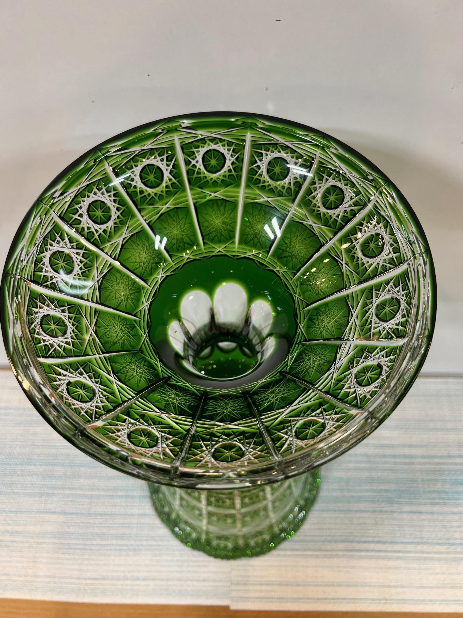 Grand vase à piédestal en cristal de plomb taillé à la main, compote Caesar Crystal Bohemiae Co. en vente 6