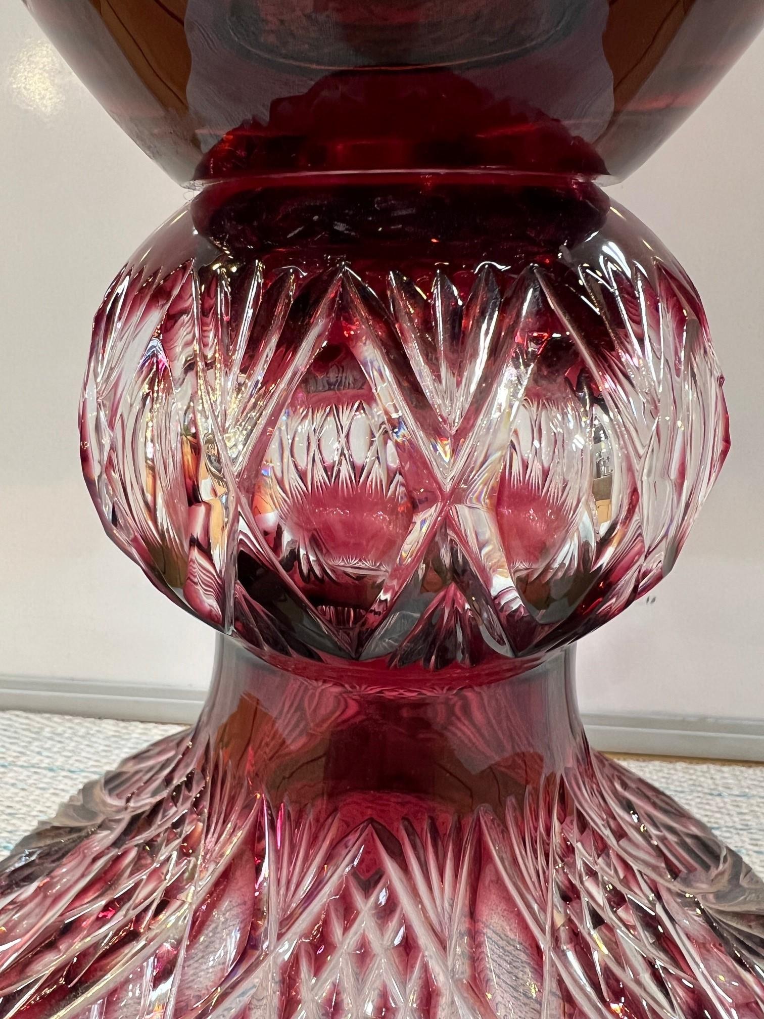 Jarrón alto con pedestal de cristal de plomo tallado a mano, Compota de Caesar Crystal Bohemiae Co. en venta 6