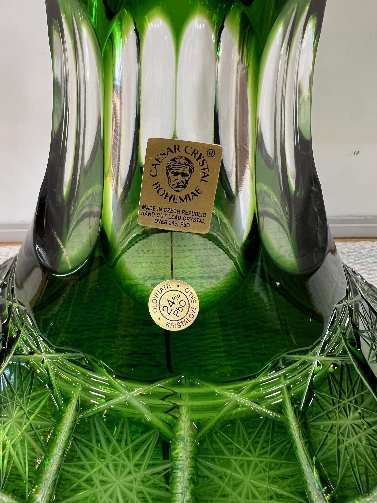 Grand vase à piédestal en cristal de plomb taillé à la main, compote Caesar Crystal Bohemiae Co. en vente 7