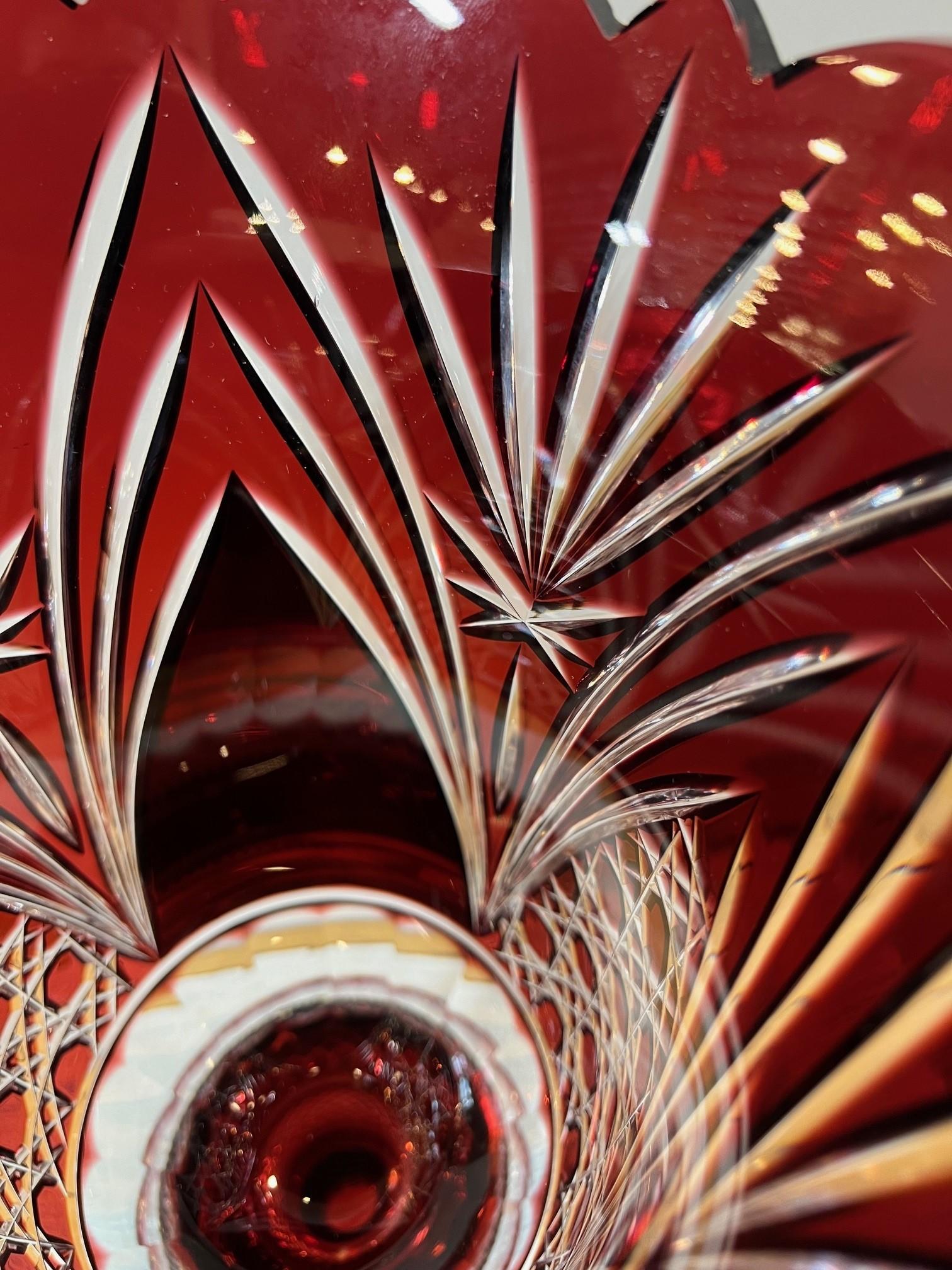 Grand vase à piédestal en cristal de plomb taillé à la main, compote Caesar Crystal Bohemiae Co. en vente 7